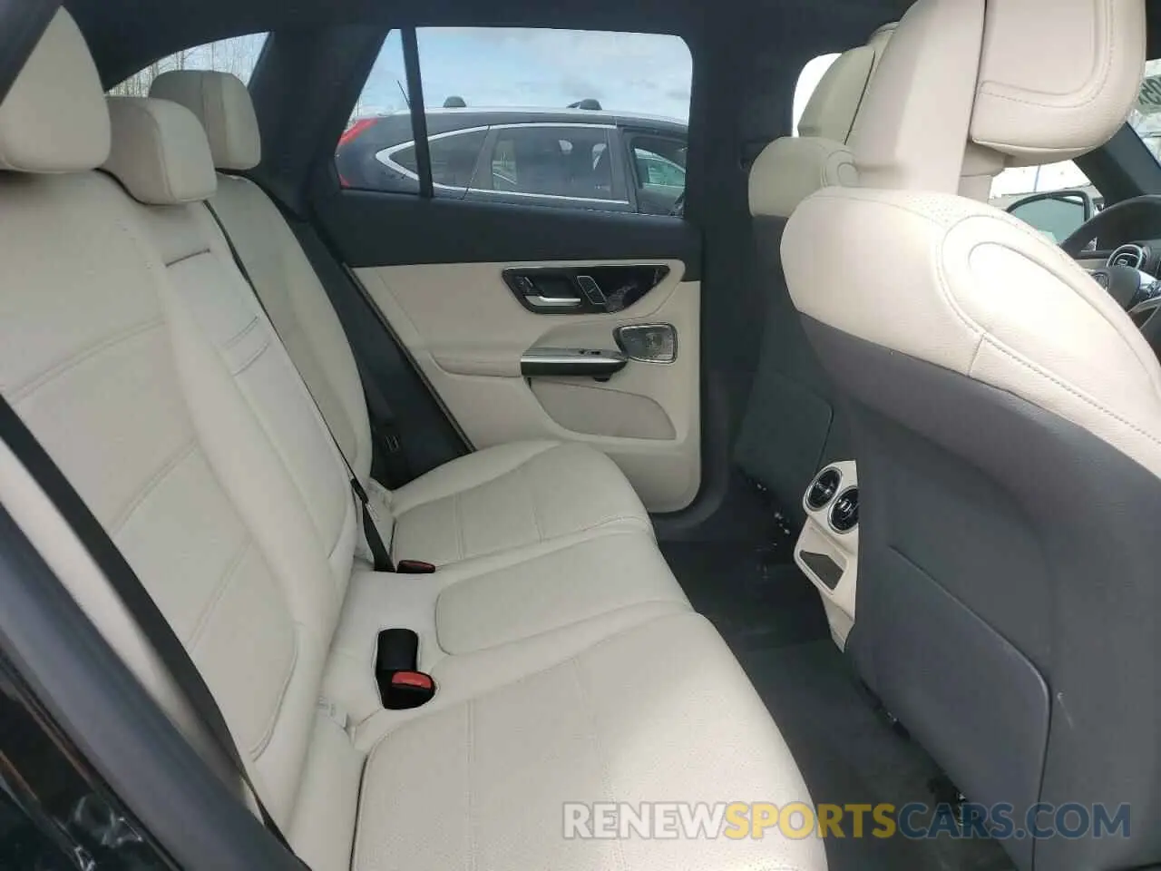 11 Photograph of a damaged car W1NKM4HB9RU042823 MERCEDES-BENZ GLC-CLASS 2024
