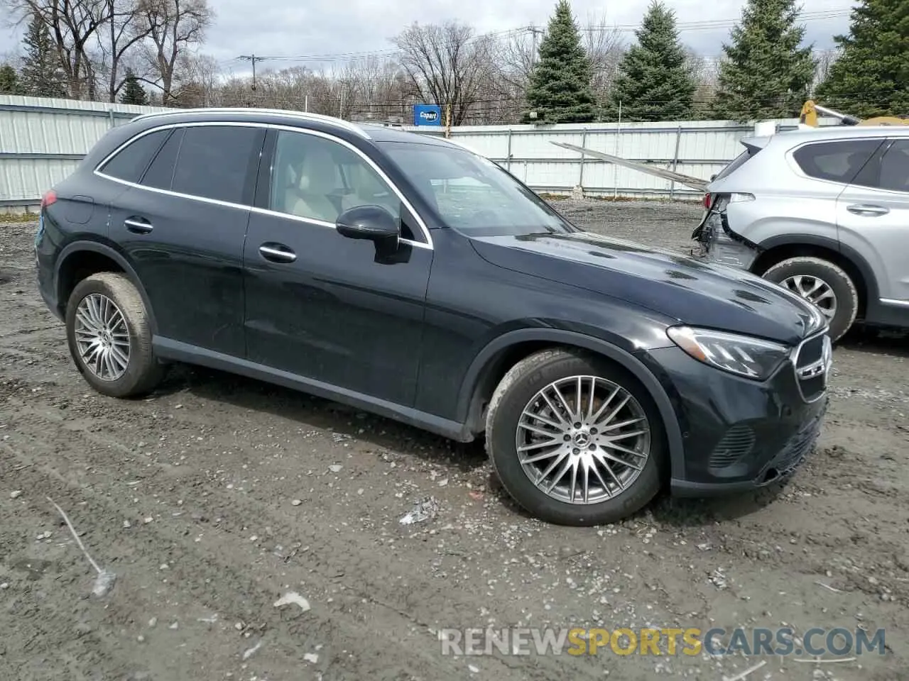 4 Photograph of a damaged car W1NKM4HBXRF129263 MERCEDES-BENZ GLC-CLASS 2024