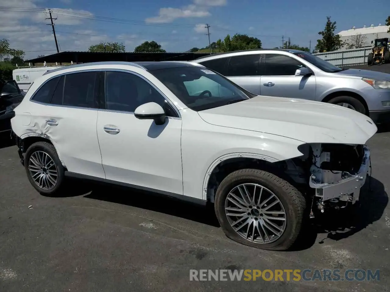 4 Photograph of a damaged car W1NKM4GB1SF296649 MERCEDES-BENZ GLC-CLASS 2025