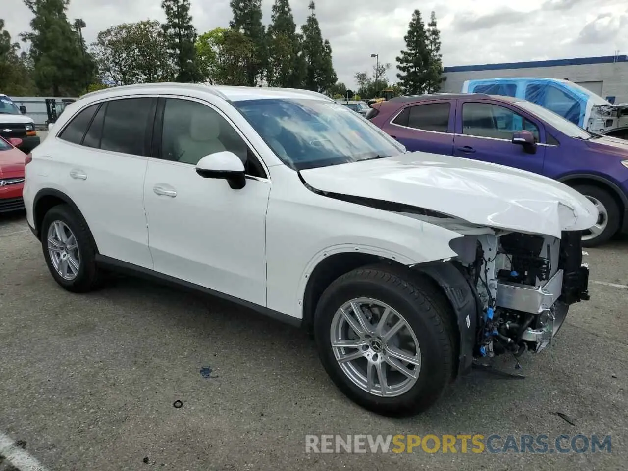 4 Photograph of a damaged car W1NKM4GB9SF330286 MERCEDES-BENZ GLC-CLASS 2025