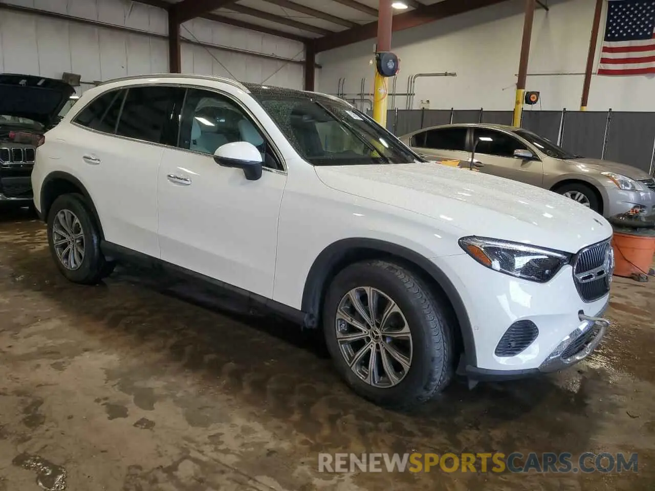 4 Photograph of a damaged car W1NKM4HB0SF282949 MERCEDES-BENZ GLC-CLASS 2025