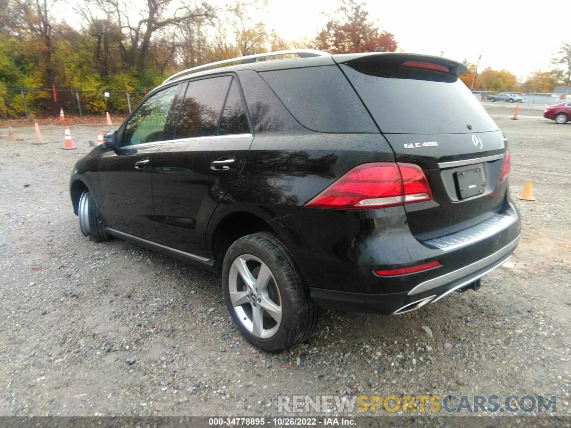 3 Photograph of a damaged car 4JGDA5GB4KB218304 MERCEDES-BENZ GLE 2019