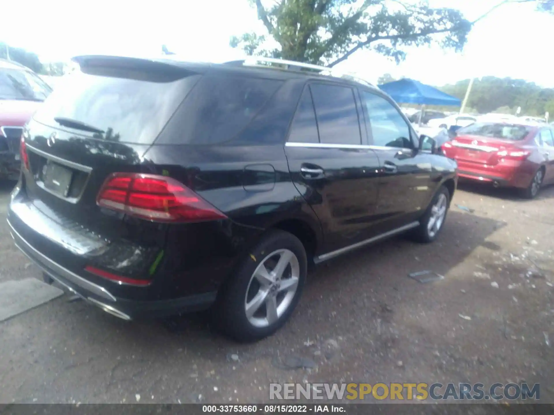 4 Photograph of a damaged car 4JGDA5GB5KB218652 MERCEDES-BENZ GLE 2019