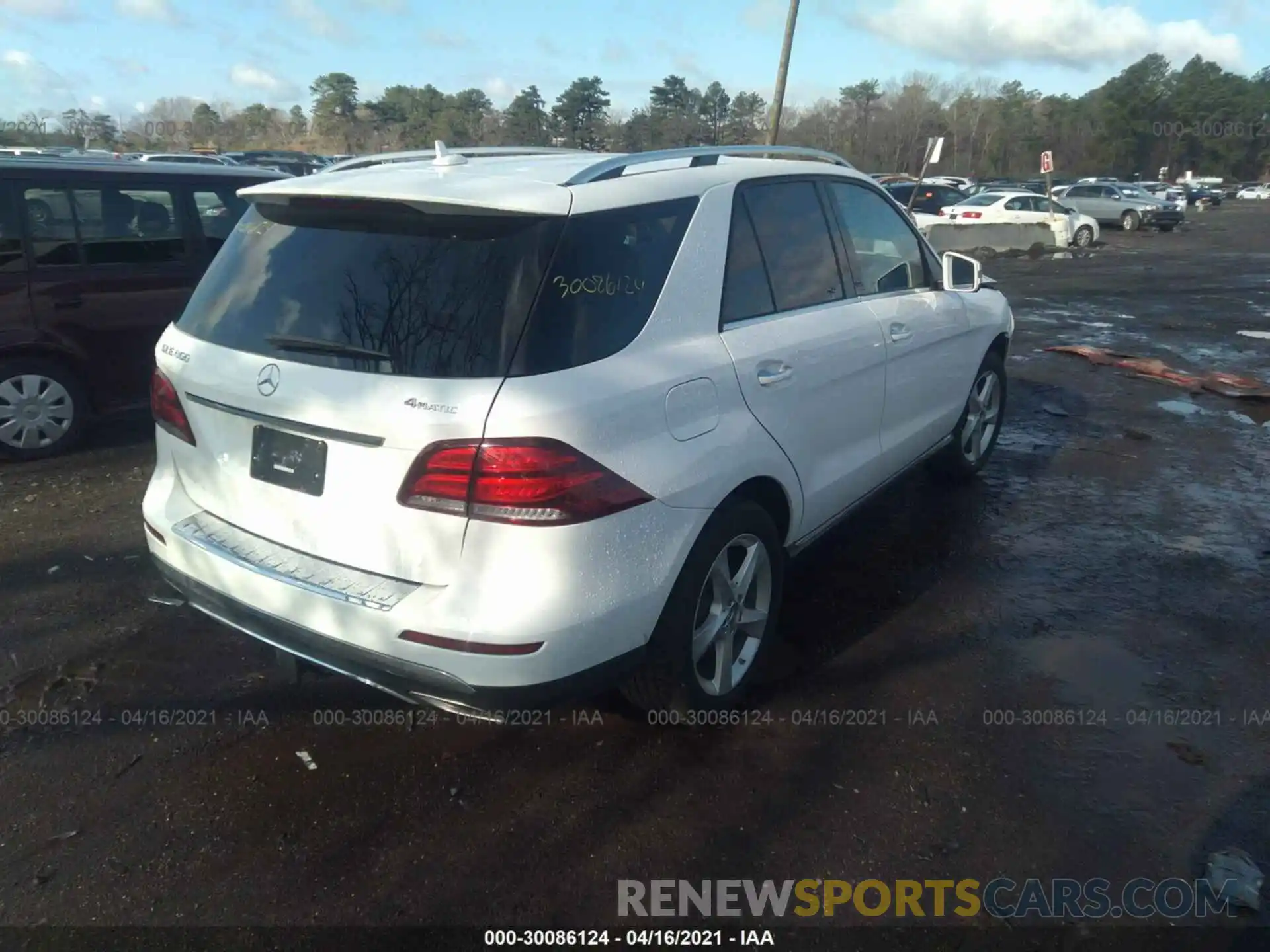 4 Photograph of a damaged car 4JGDA5GB6KB204758 MERCEDES-BENZ GLE 2019