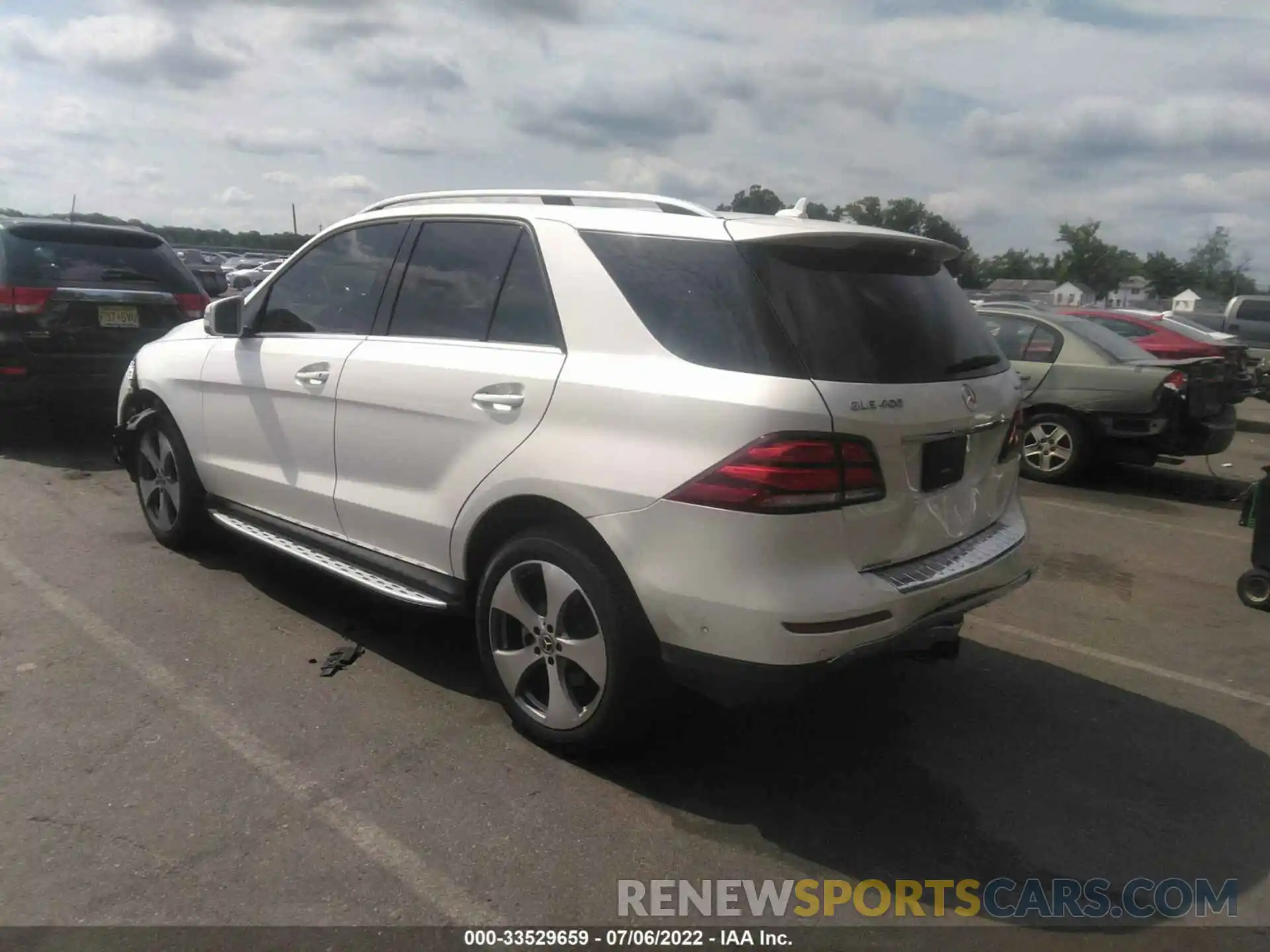 3 Photograph of a damaged car 4JGDA5GB7KB206017 MERCEDES-BENZ GLE 2019