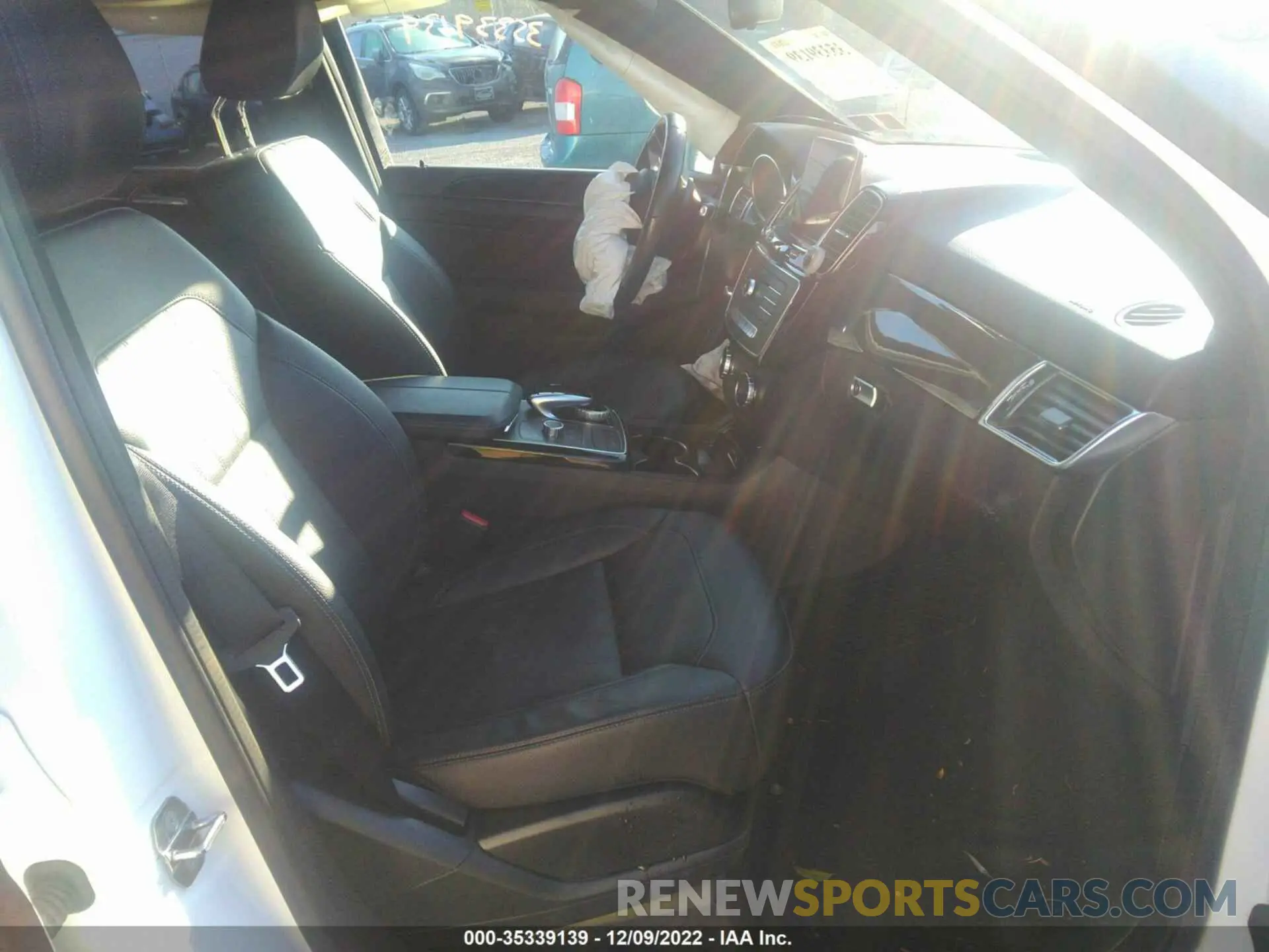 5 Photograph of a damaged car 4JGDA5GBXKB215276 MERCEDES-BENZ GLE 2019