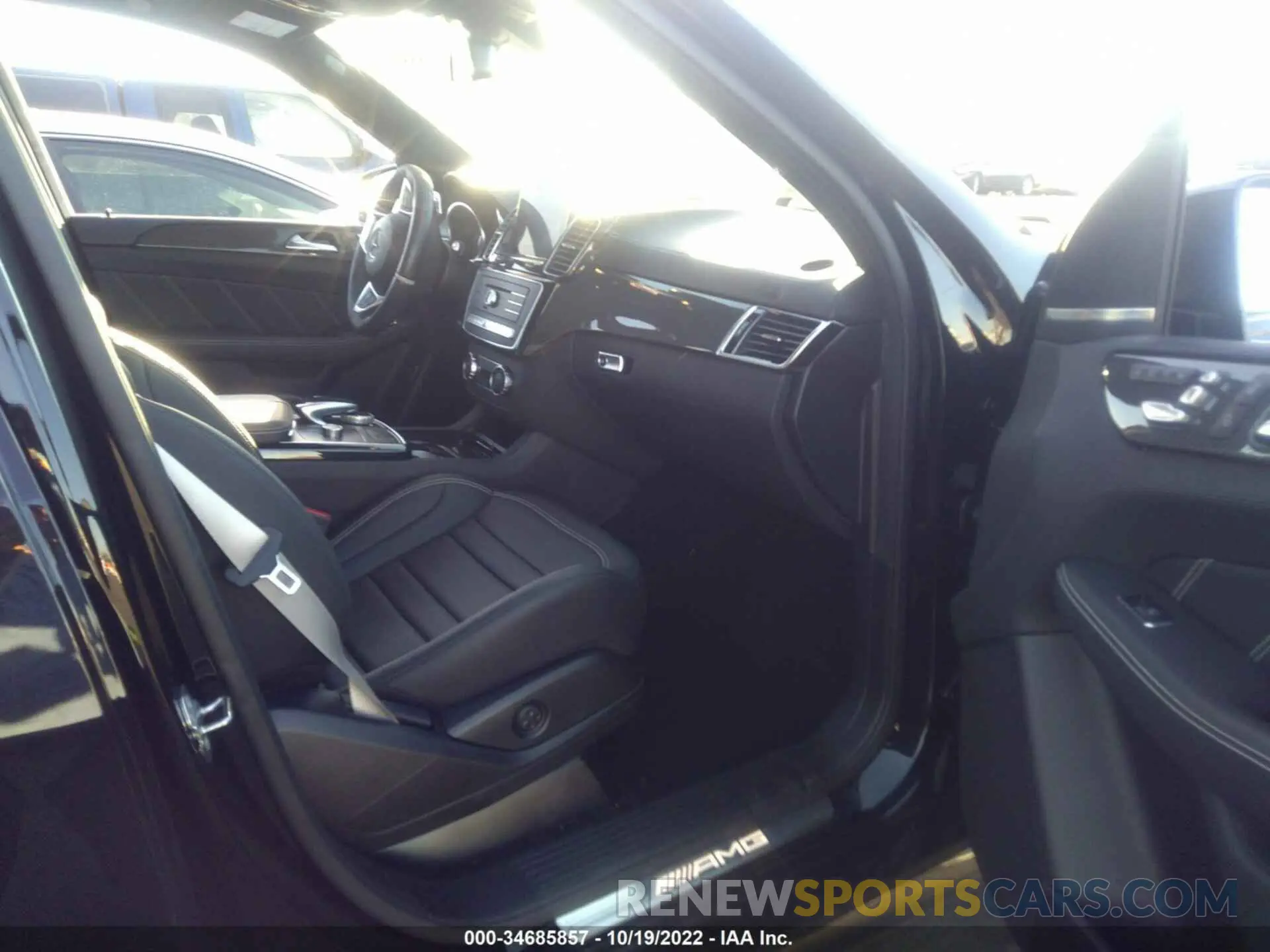 4 Photograph of a damaged car 4JGDA7FB8KB195896 MERCEDES-BENZ GLE 2019