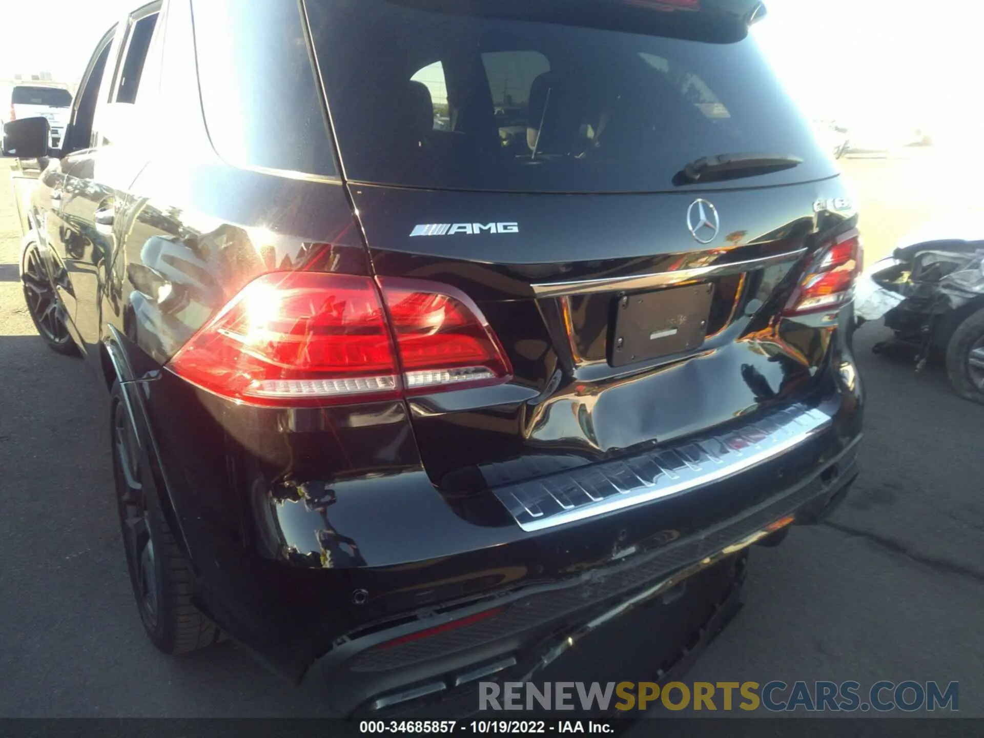 5 Photograph of a damaged car 4JGDA7FB8KB195896 MERCEDES-BENZ GLE 2019