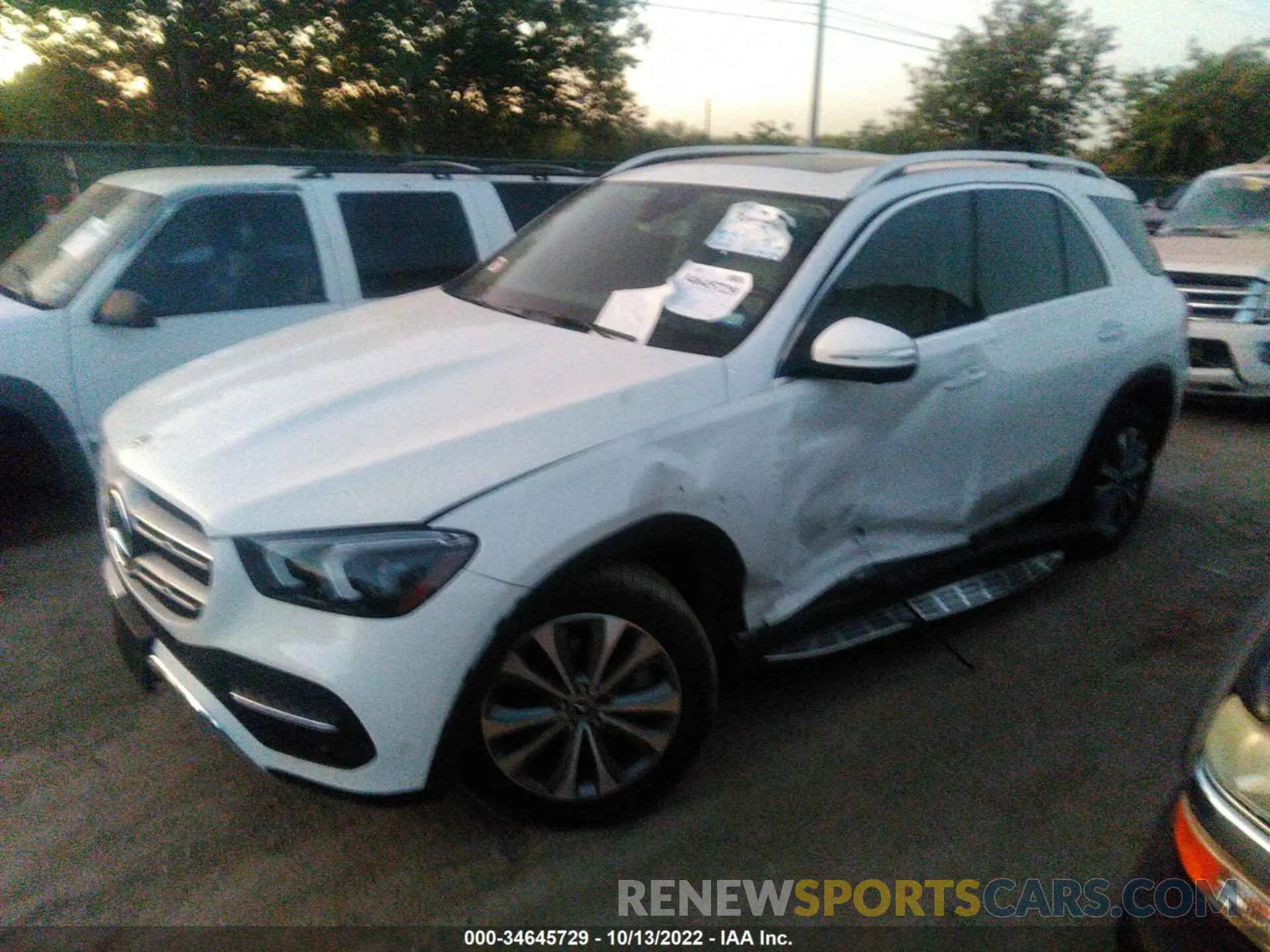 2 Photograph of a damaged car 4JGFB4JB3LA296587 MERCEDES-BENZ GLE 2020