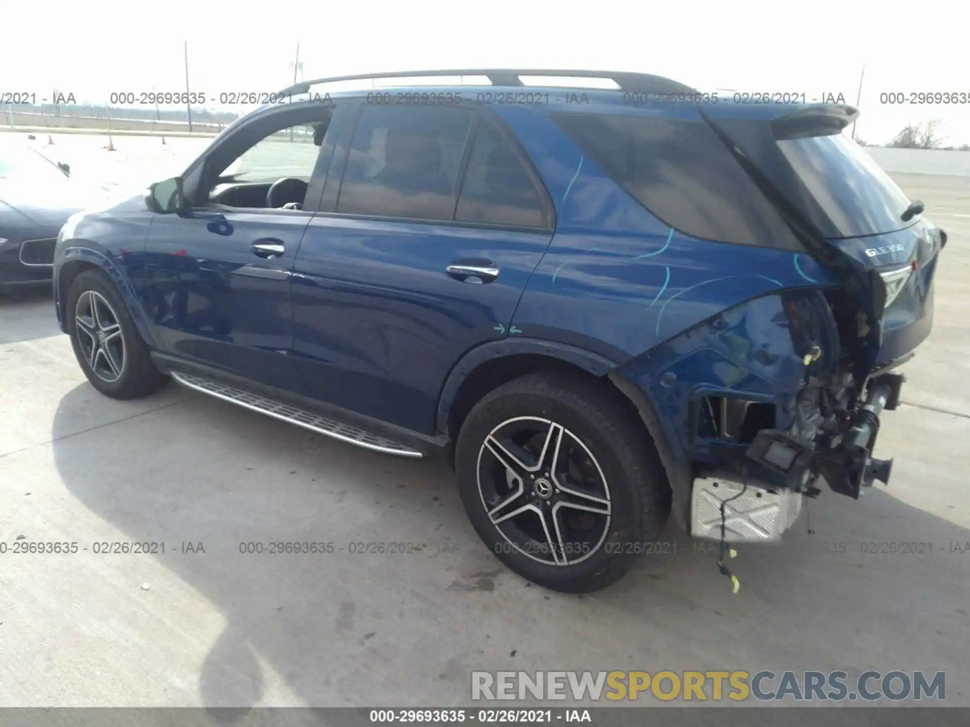 3 Photograph of a damaged car 4JGFB4JB6LA210687 MERCEDES-BENZ GLE 2020