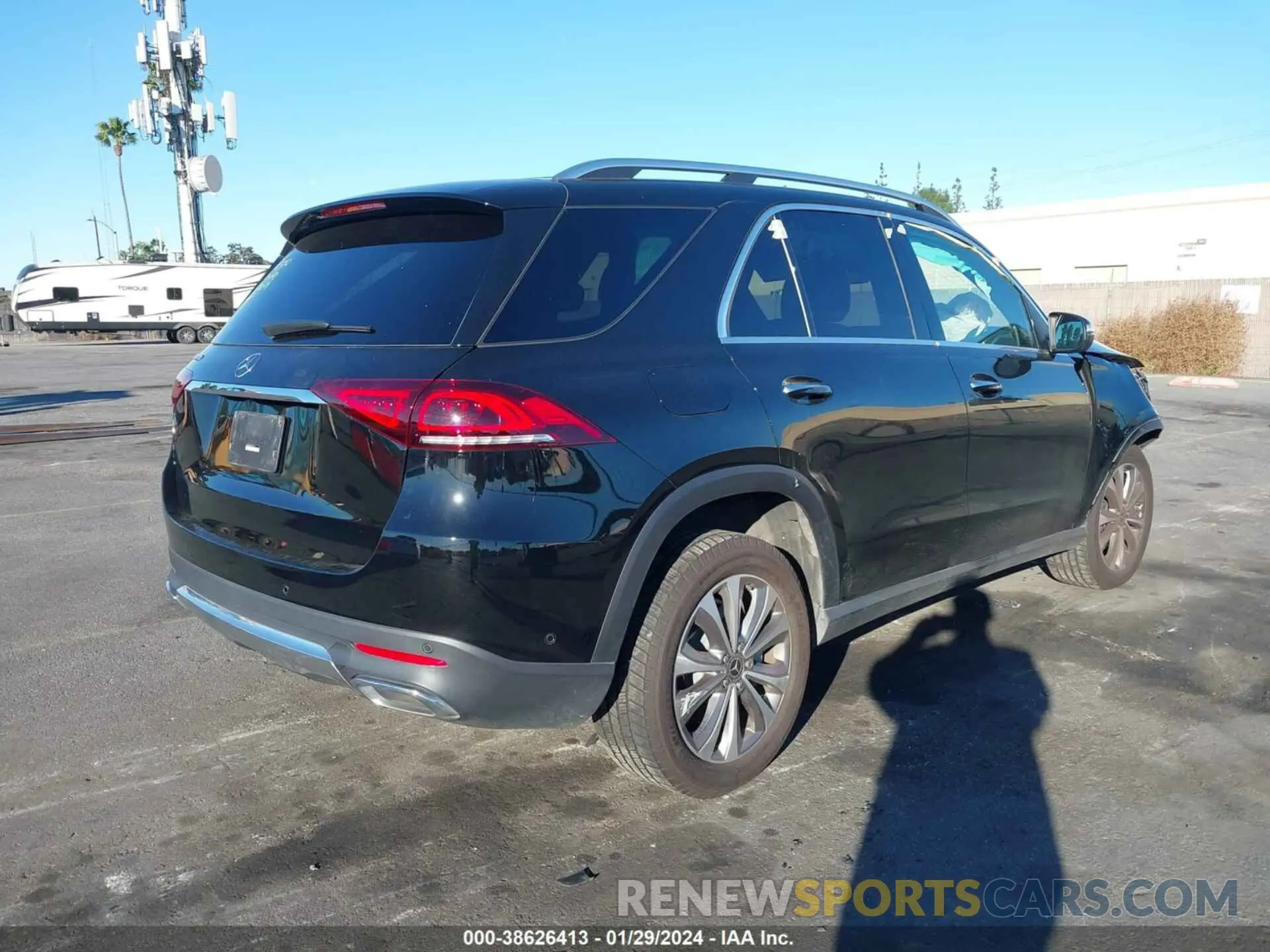 4 Photograph of a damaged car 4JGFB4JB9LA107926 MERCEDES-BENZ GLE 2020