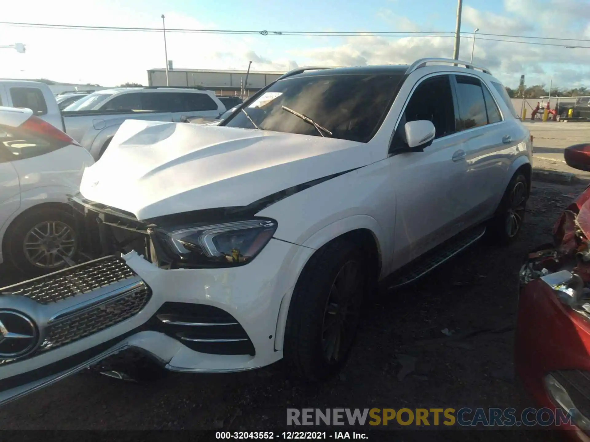 2 Photograph of a damaged car 4JGFB4JB9LA281530 MERCEDES-BENZ GLE 2020