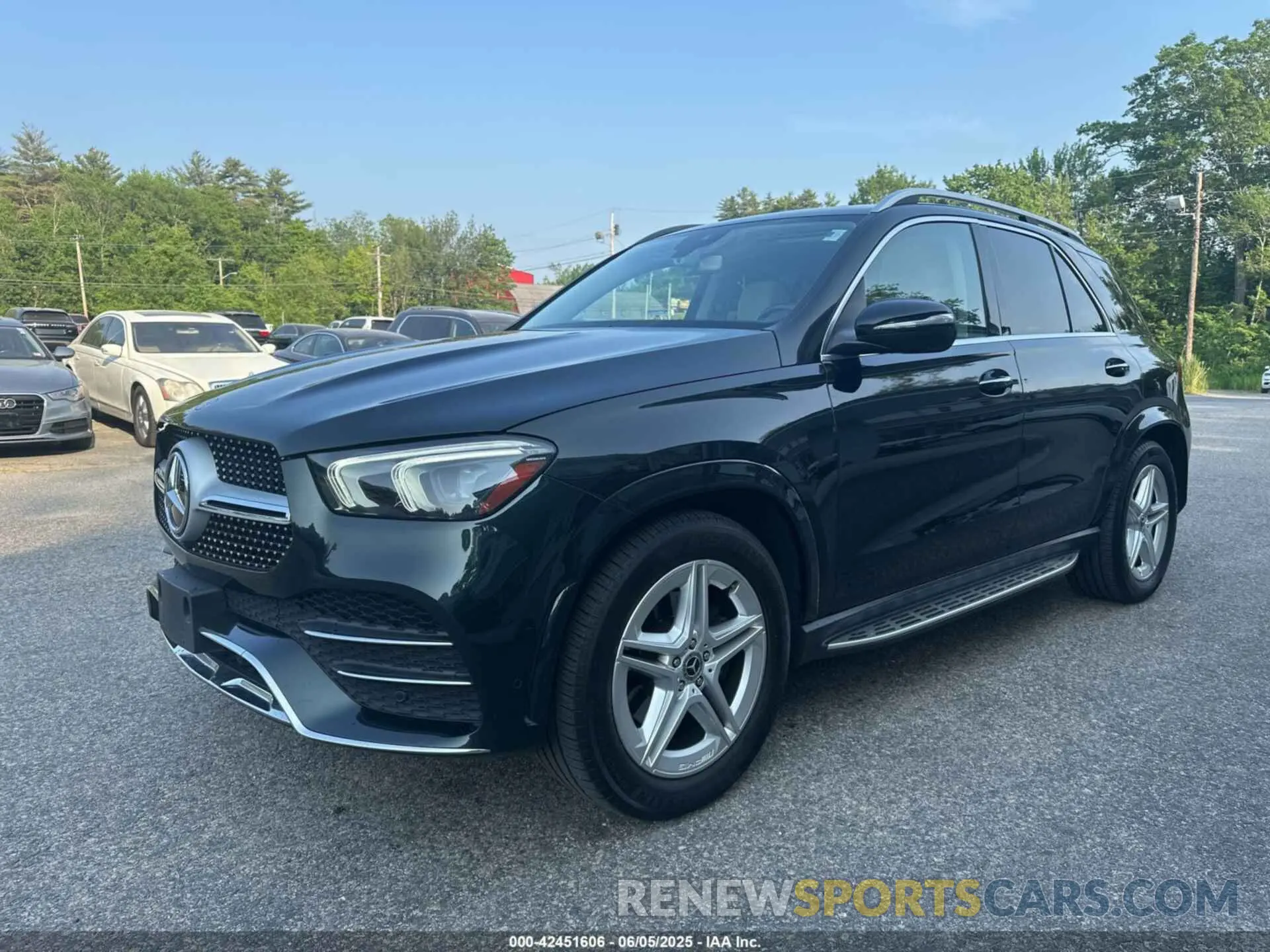 2 Photograph of a damaged car 4JGFB4KB7LA110886 MERCEDES-BENZ GLE 2020