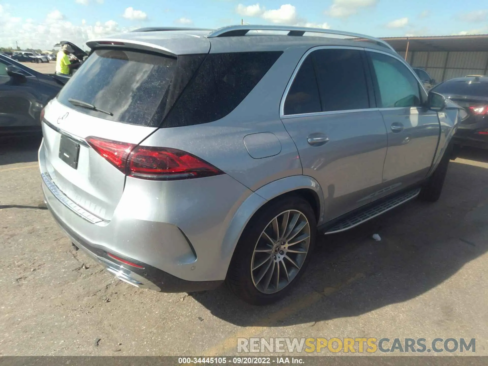 4 Photograph of a damaged car 4JGFB4JB3NA794677 MERCEDES-BENZ GLE 2022