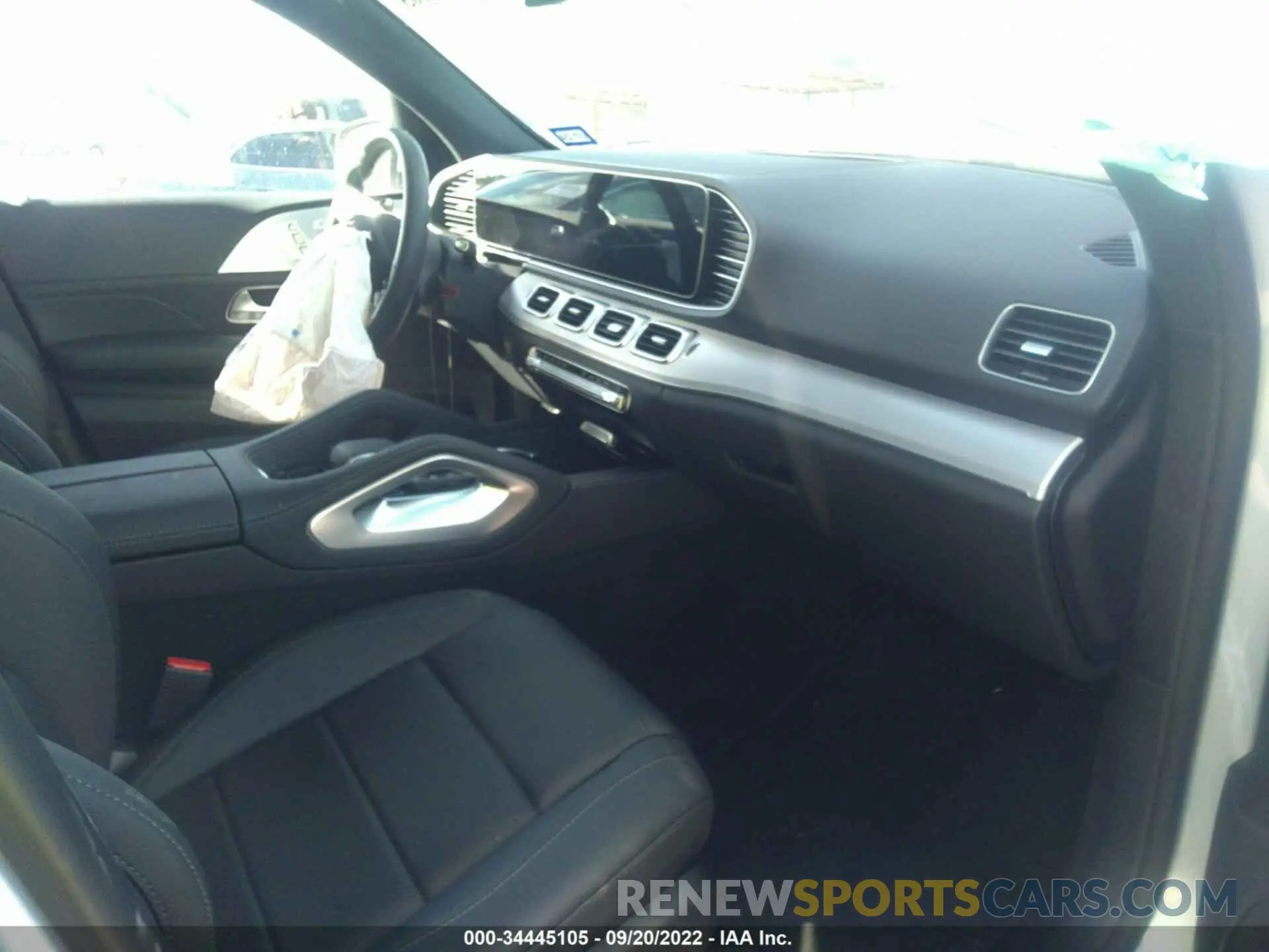 5 Photograph of a damaged car 4JGFB4JB3NA794677 MERCEDES-BENZ GLE 2022