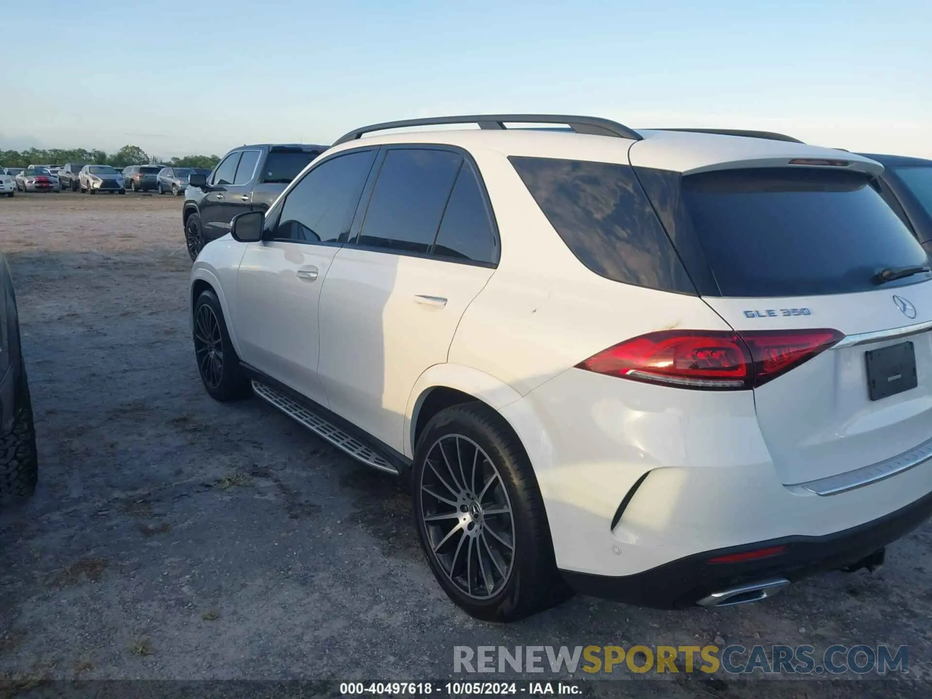 3 Photograph of a damaged car 4JGFB4JB7NA786789 MERCEDES-BENZ GLE 2022