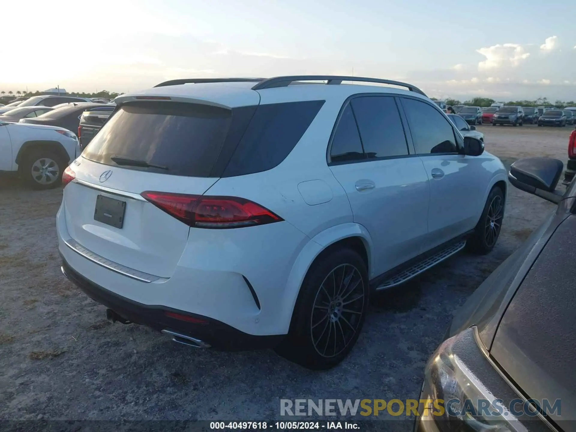 4 Photograph of a damaged car 4JGFB4JB7NA786789 MERCEDES-BENZ GLE 2022