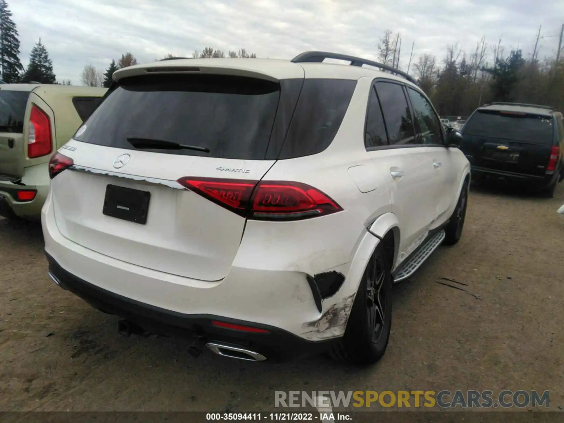 4 Photograph of a damaged car 4JGFB4KB0NA675936 MERCEDES-BENZ GLE 2022