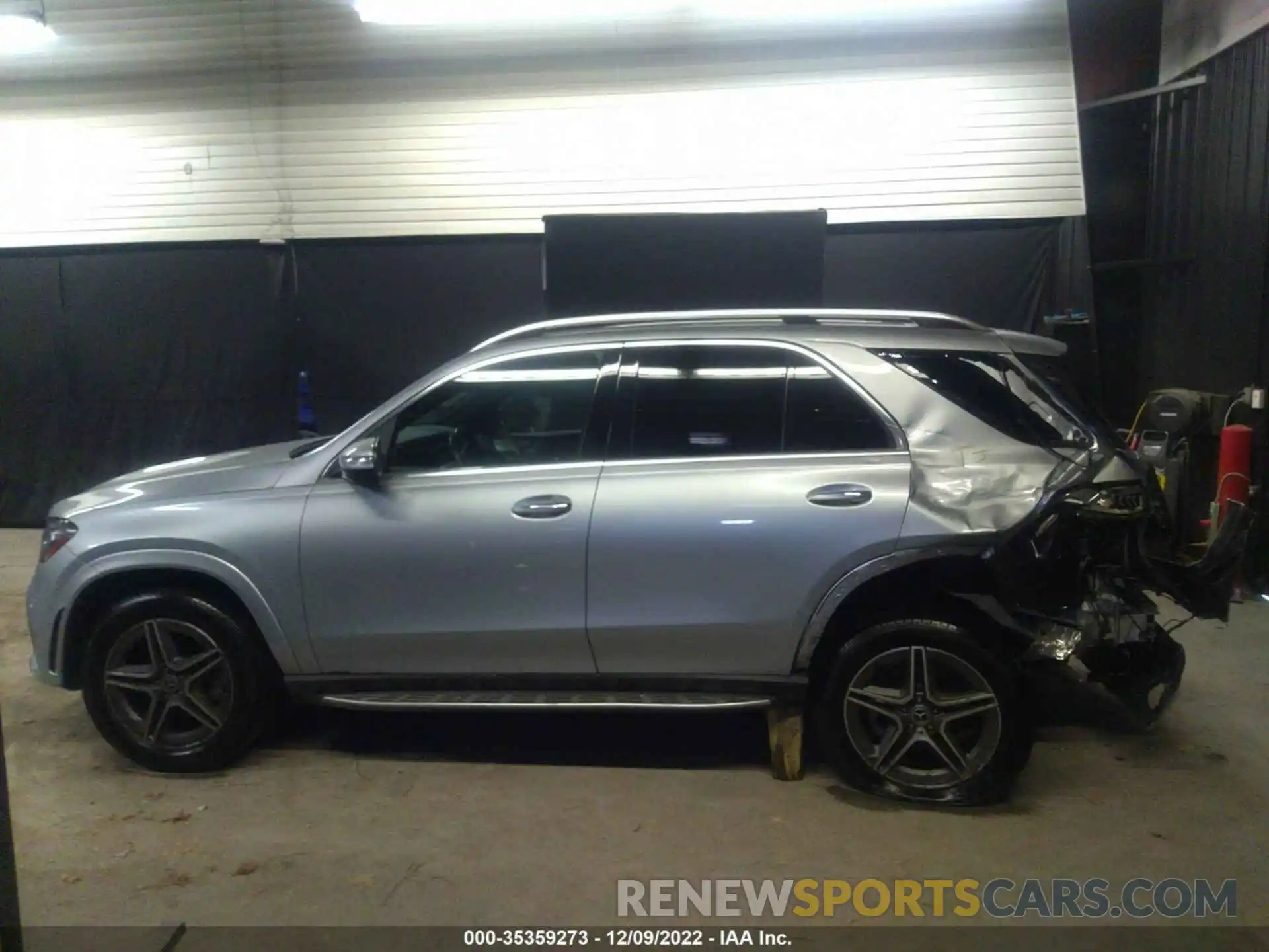 6 Photograph of a damaged car 4JGFB4KB7NA688716 MERCEDES-BENZ GLE 2022