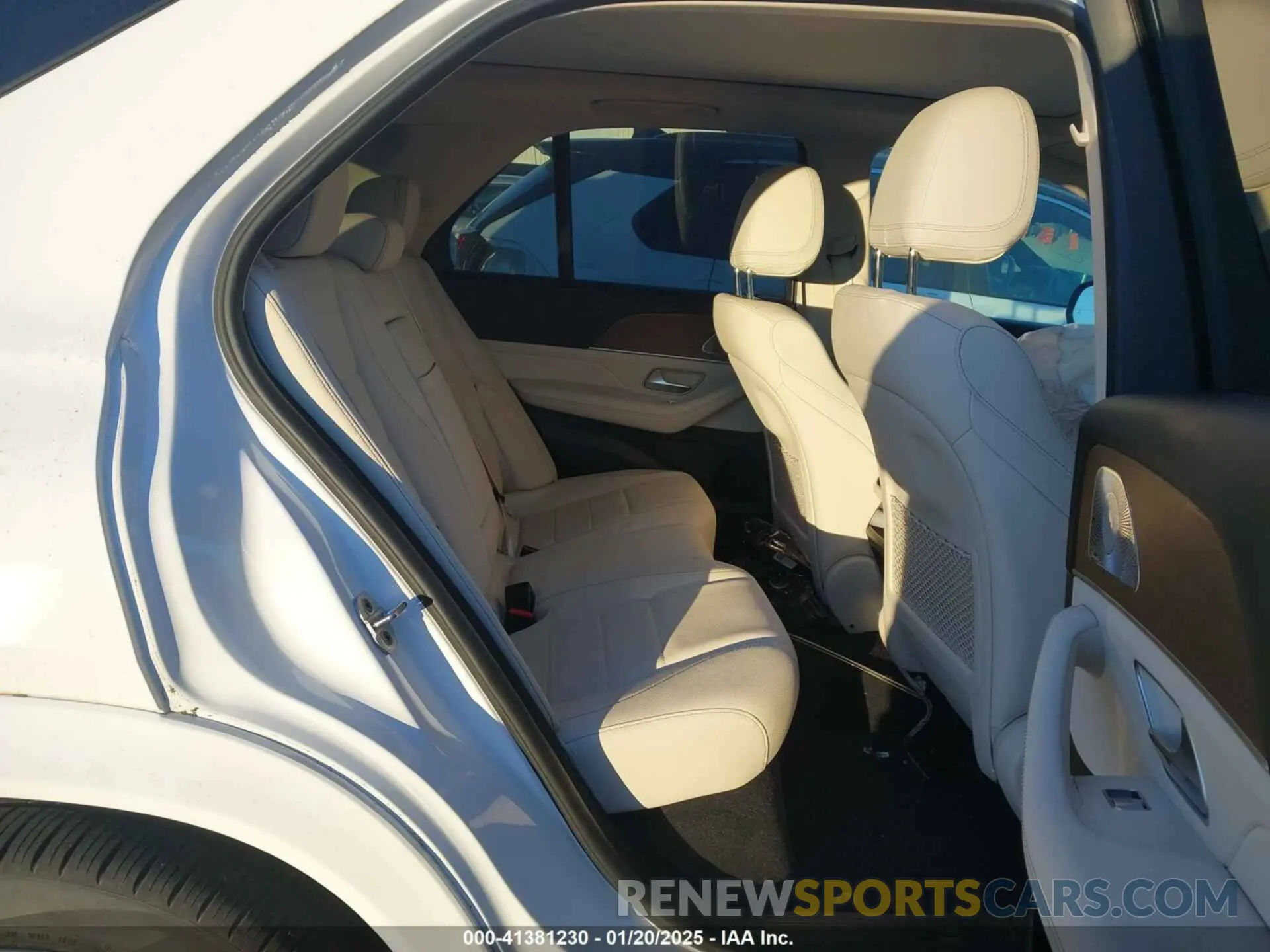8 Photograph of a damaged car 4JGFB4KB9NA781088 MERCEDES-BENZ GLE 2022