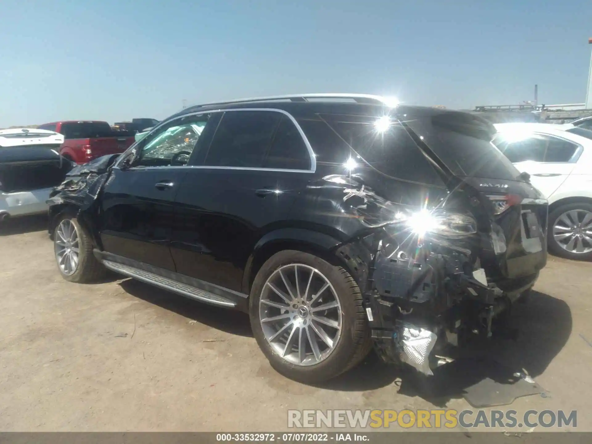 3 Photograph of a damaged car 4JGFB5KB6NA587611 MERCEDES-BENZ GLE 2022