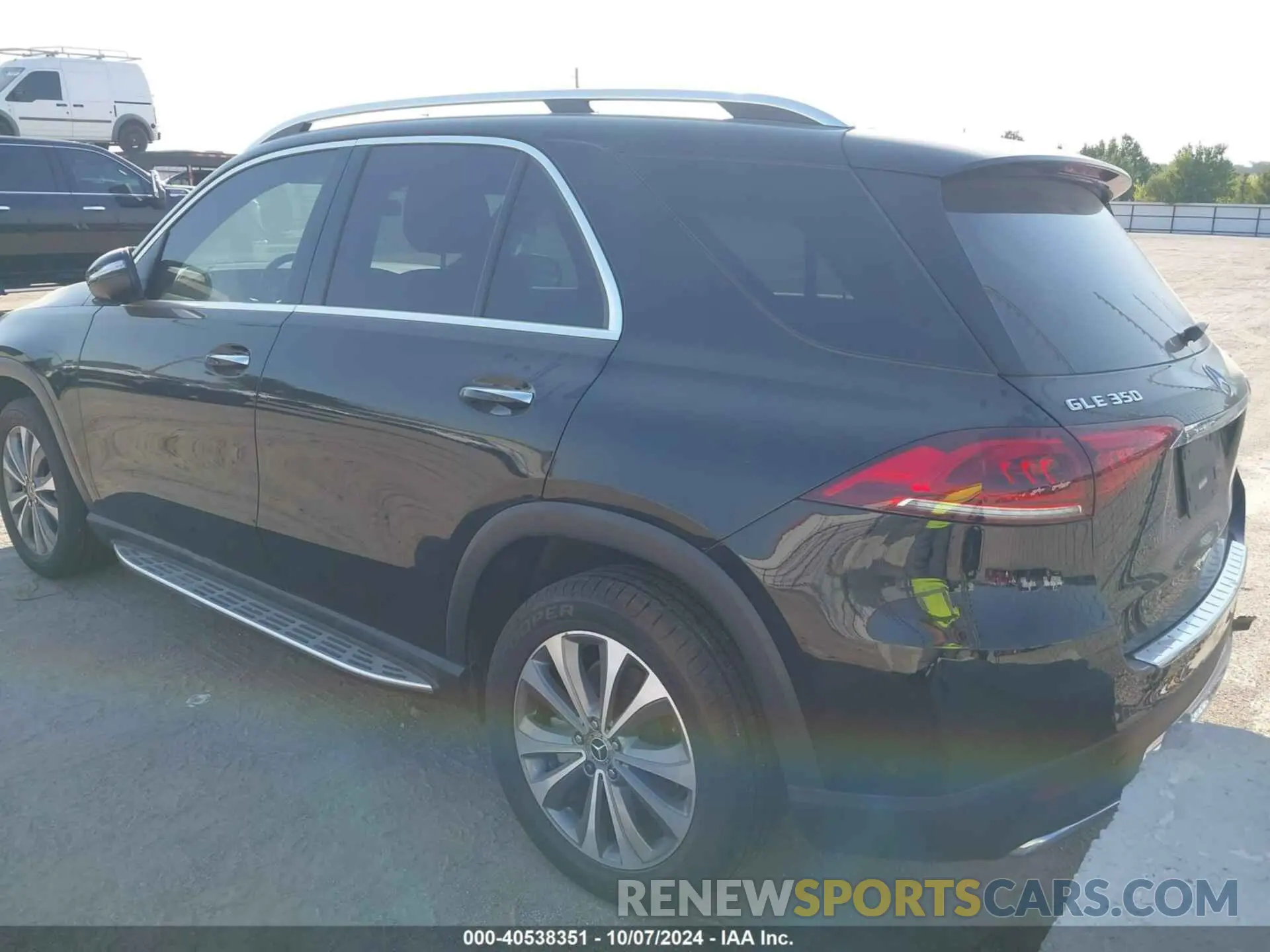 3 Photograph of a damaged car 4JGFB4KB9PA870436 MERCEDES-BENZ GLE 2023