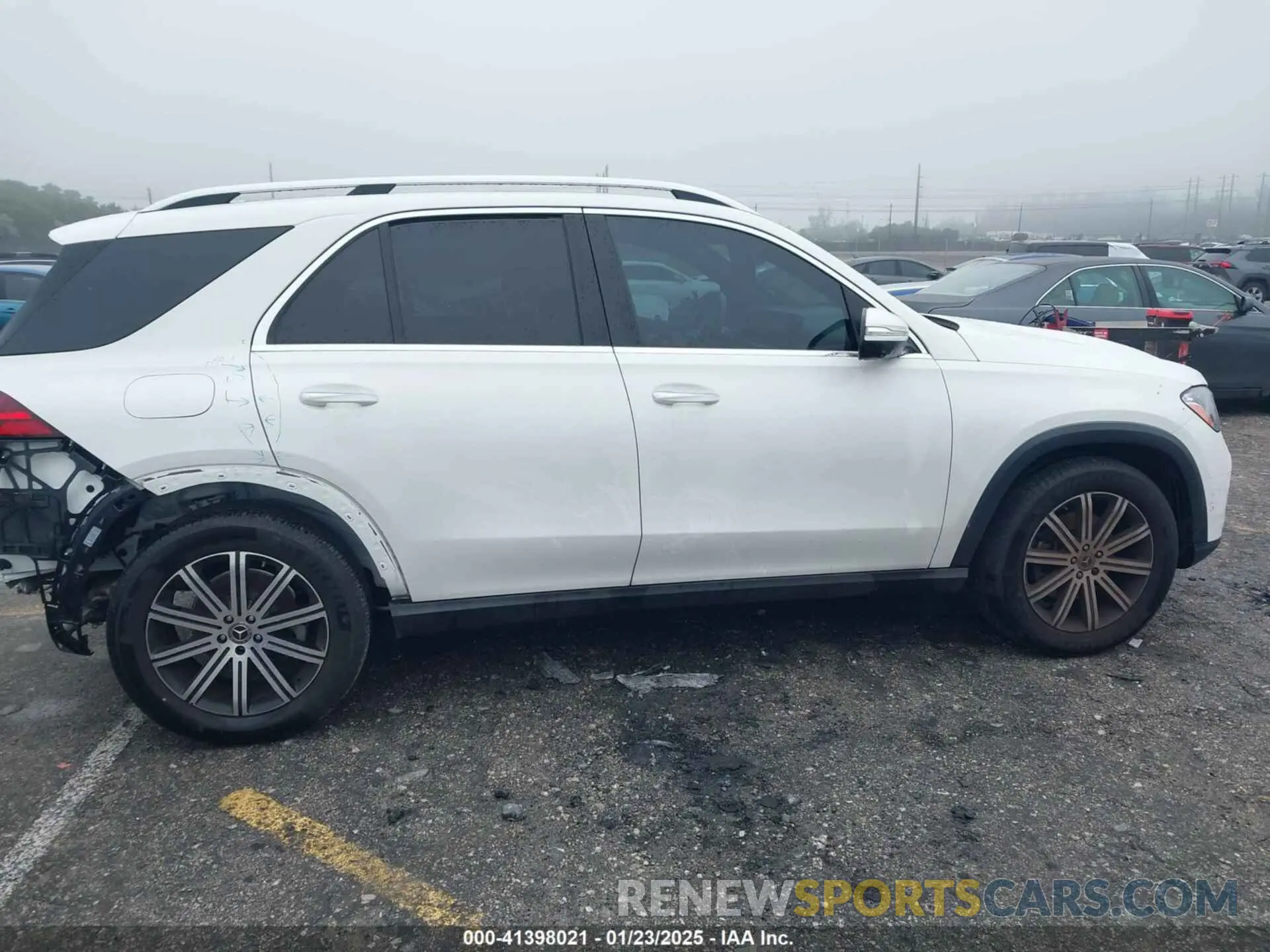 14 Photograph of a damaged car 4JGFB4FB2RA985893 MERCEDES-BENZ GLE 2024