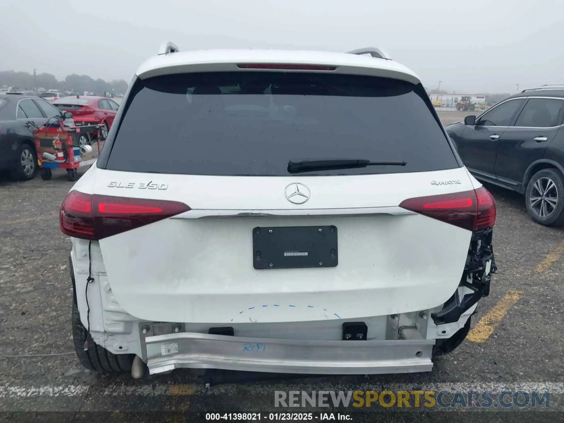 17 Photograph of a damaged car 4JGFB4FB2RA985893 MERCEDES-BENZ GLE 2024