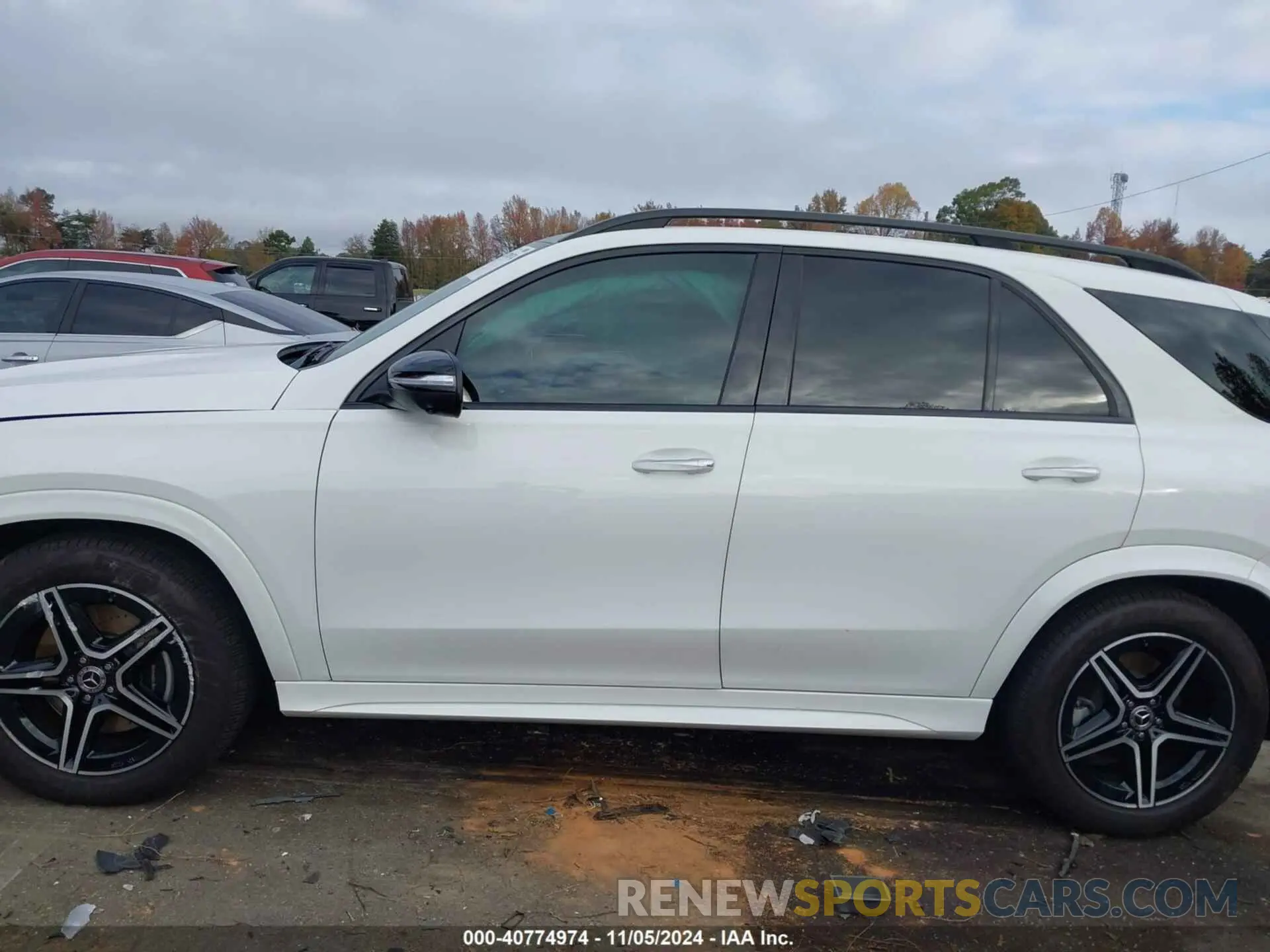 14 Photograph of a damaged car 4JGFB4FB3RB100787 MERCEDES-BENZ GLE 2024