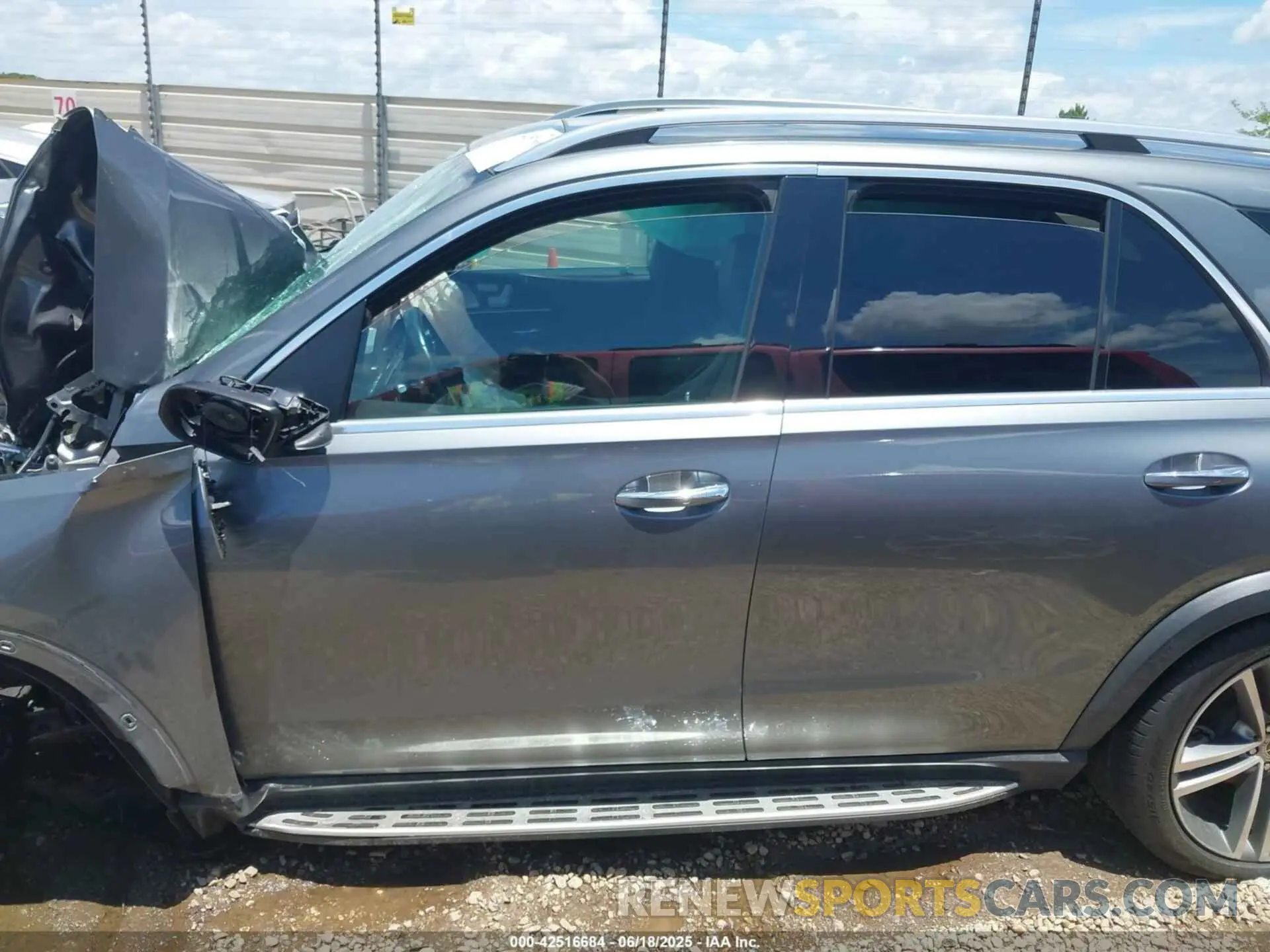 13 Photograph of a damaged car 4JGFB4JB0LA130172 MERCEDES-BENZ GLE 350 2020