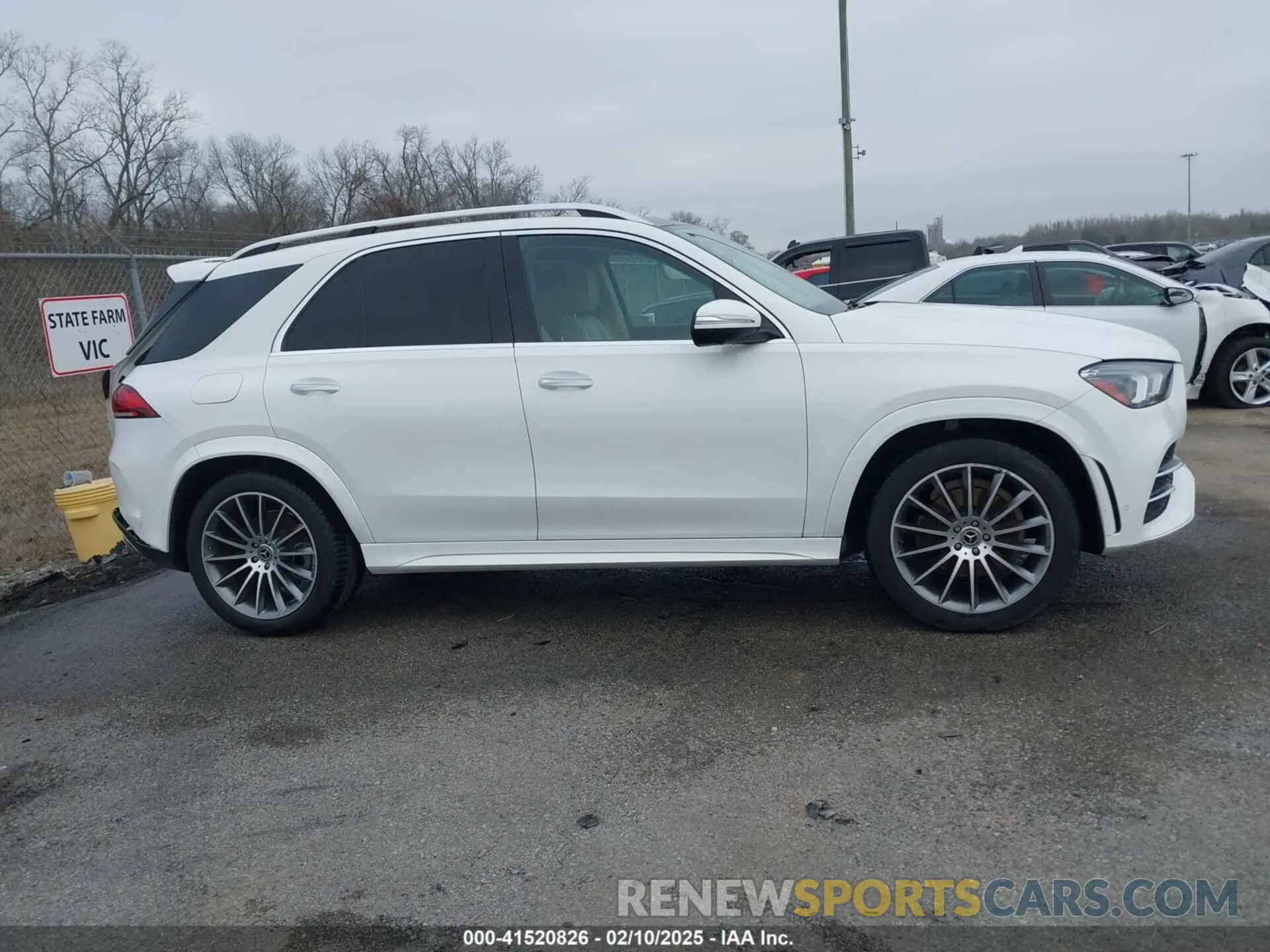 13 Photograph of a damaged car 4JGFB4JB2LA203932 MERCEDES-BENZ GLE 350 2020