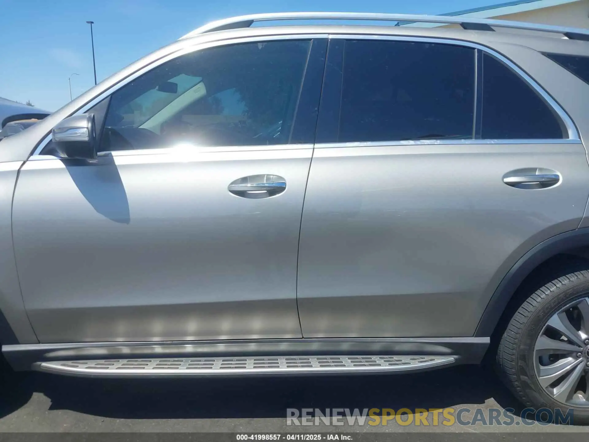 14 Photograph of a damaged car 4JGFB4JB3LA282267 MERCEDES-BENZ GLE 350 2020