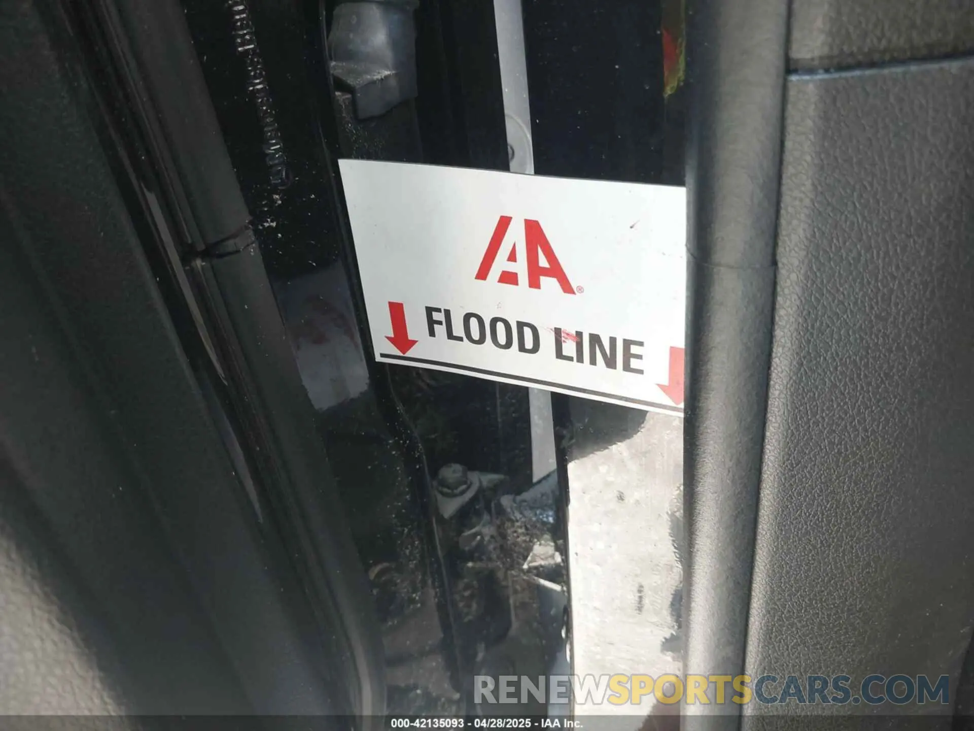 12 Photograph of a damaged car 4JGFB4JB6LA202864 MERCEDES-BENZ GLE 350 2020