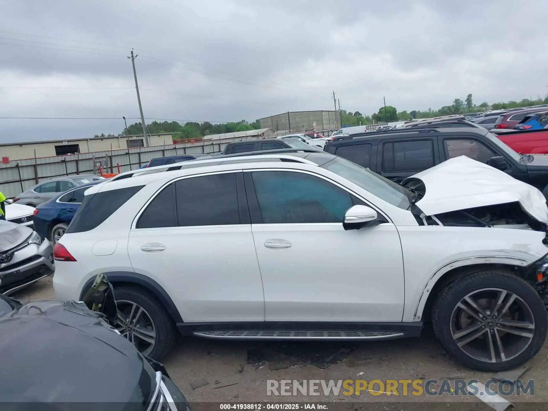 13 Photograph of a damaged car 4JGFB4JB7LA247604 MERCEDES-BENZ GLE 350 2020