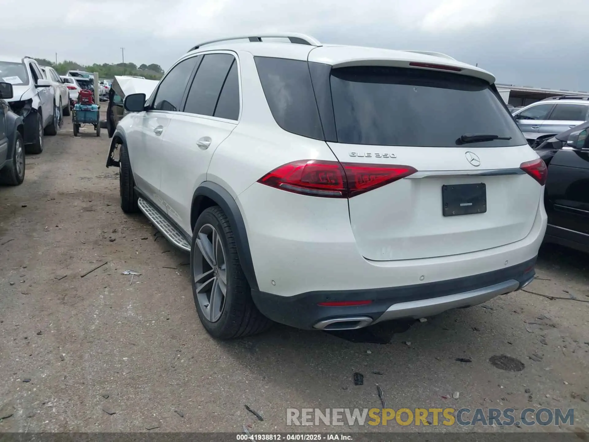 3 Photograph of a damaged car 4JGFB4JB7LA247604 MERCEDES-BENZ GLE 350 2020