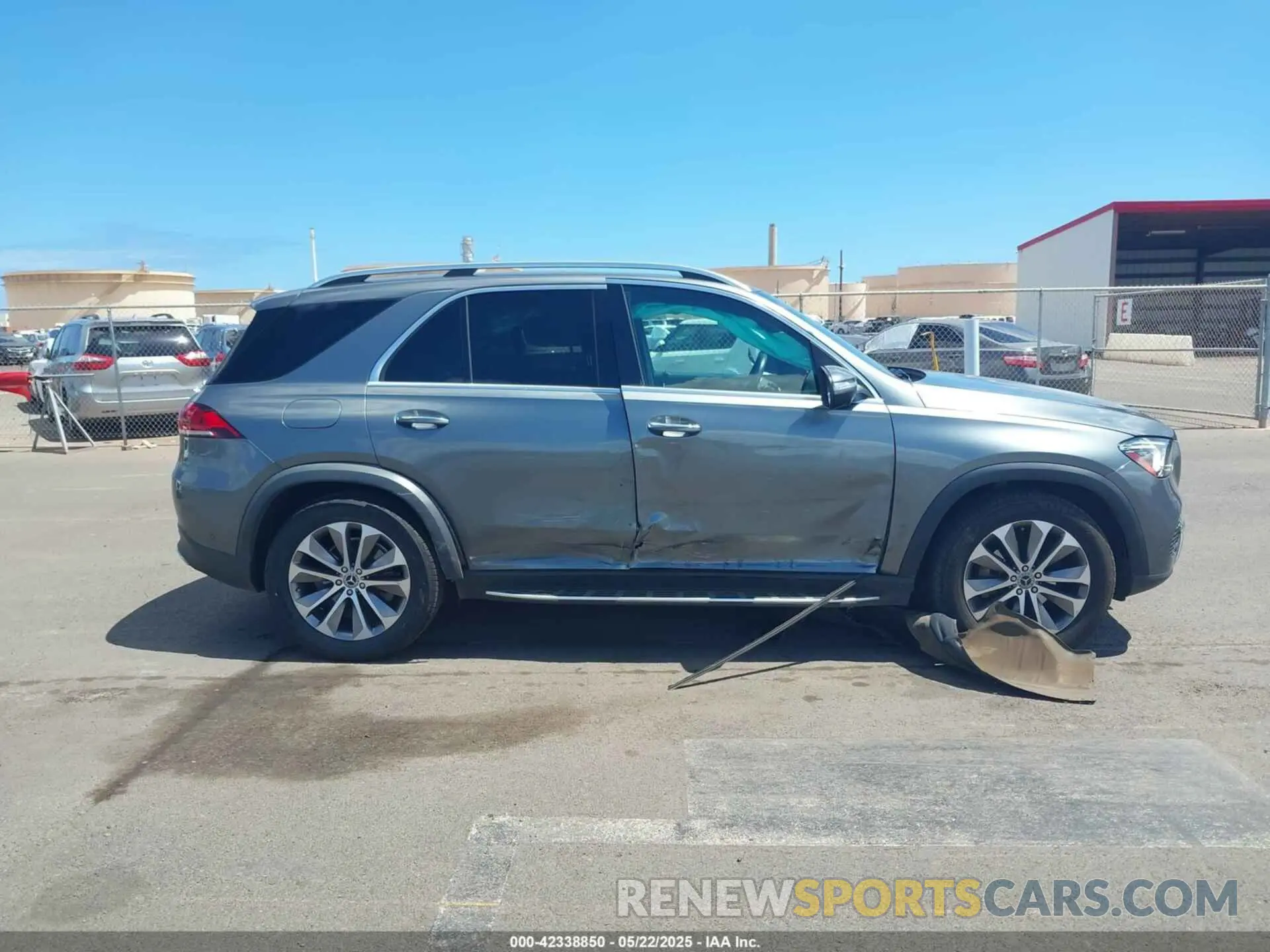 13 Photograph of a damaged car 4JGFB4JEXLA121120 MERCEDES-BENZ GLE 350 2020