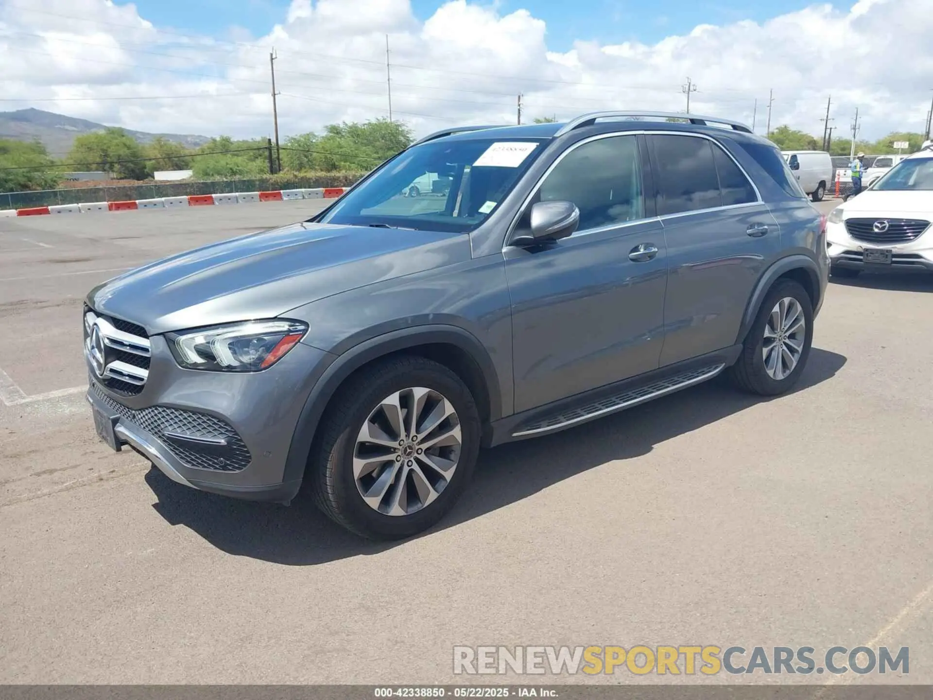 2 Photograph of a damaged car 4JGFB4JEXLA121120 MERCEDES-BENZ GLE 350 2020