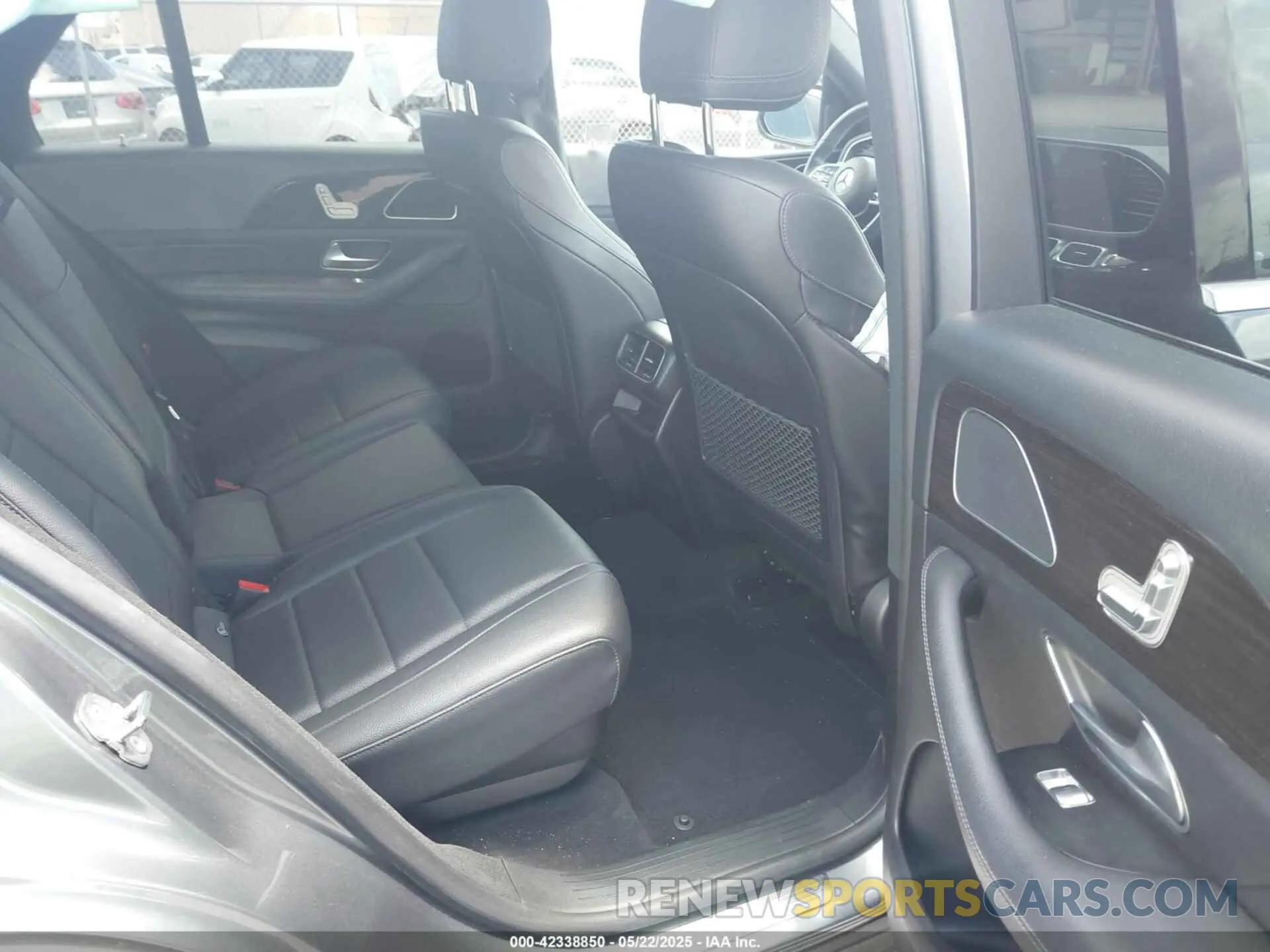 8 Photograph of a damaged car 4JGFB4JEXLA121120 MERCEDES-BENZ GLE 350 2020