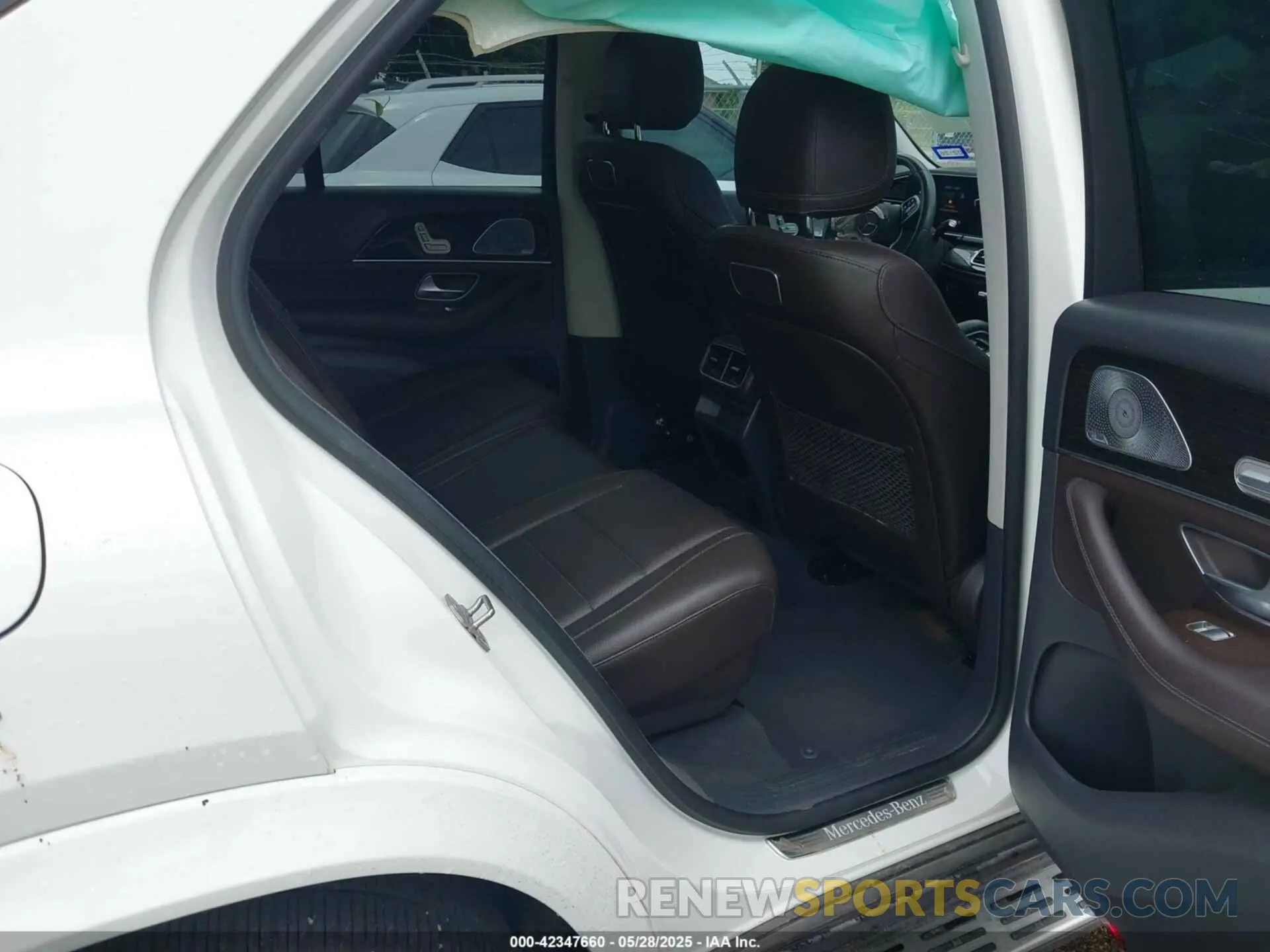 8 Photograph of a damaged car 4JGFB4JEXLA193905 MERCEDES-BENZ GLE 350 2020