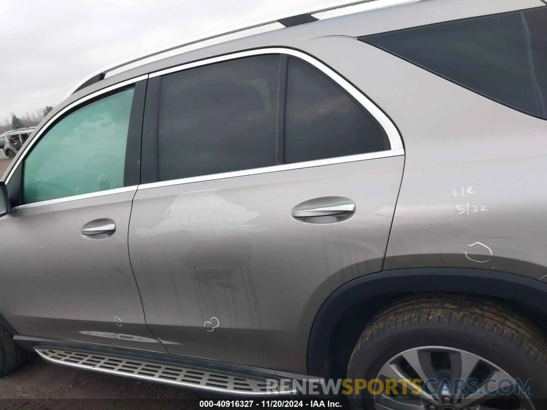 14 Photograph of a damaged car 4JGFB4KB0LA032807 MERCEDES-BENZ GLE 350 2020