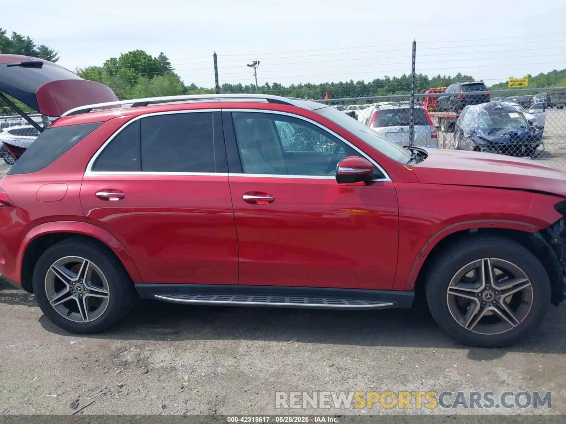 14 Photograph of a damaged car 4JGFB4KB0LA131174 MERCEDES-BENZ GLE 350 2020