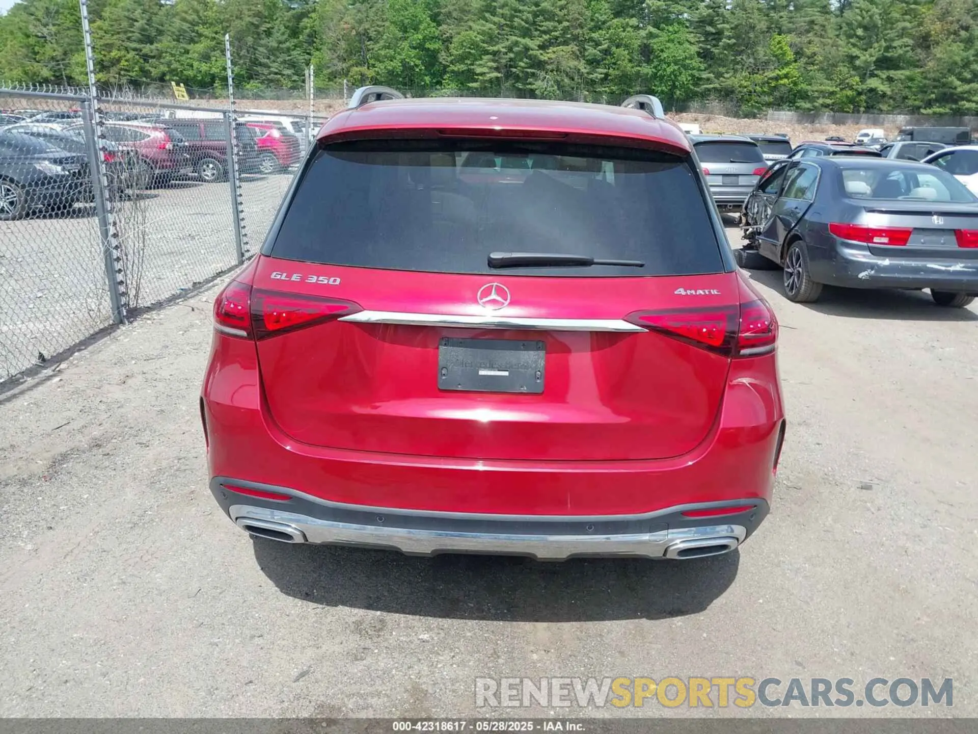 17 Photograph of a damaged car 4JGFB4KB0LA131174 MERCEDES-BENZ GLE 350 2020