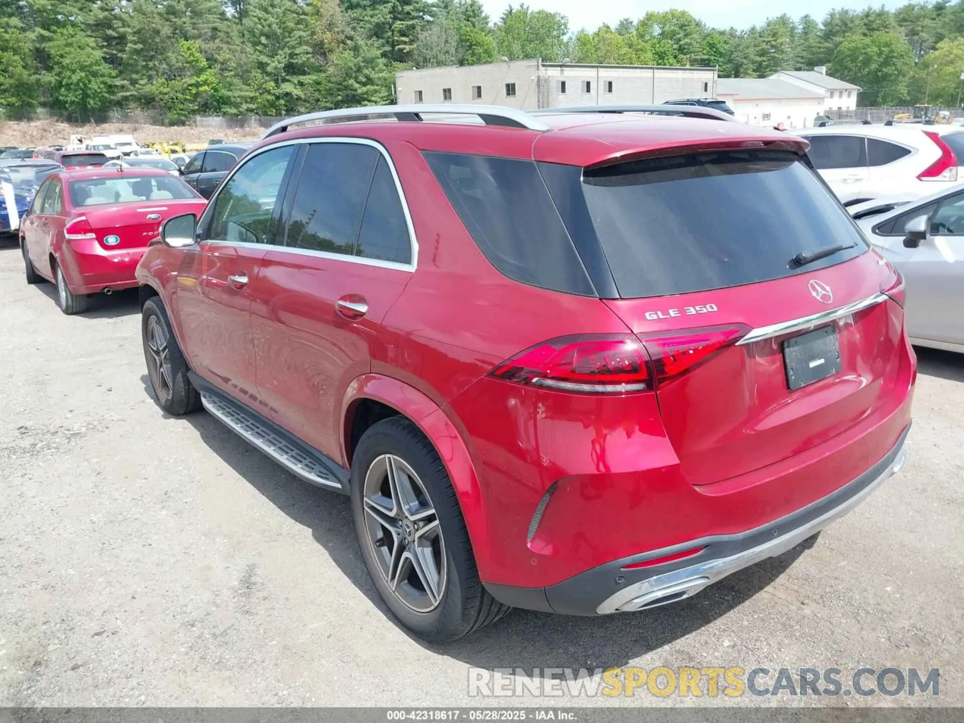 3 Photograph of a damaged car 4JGFB4KB0LA131174 MERCEDES-BENZ GLE 350 2020