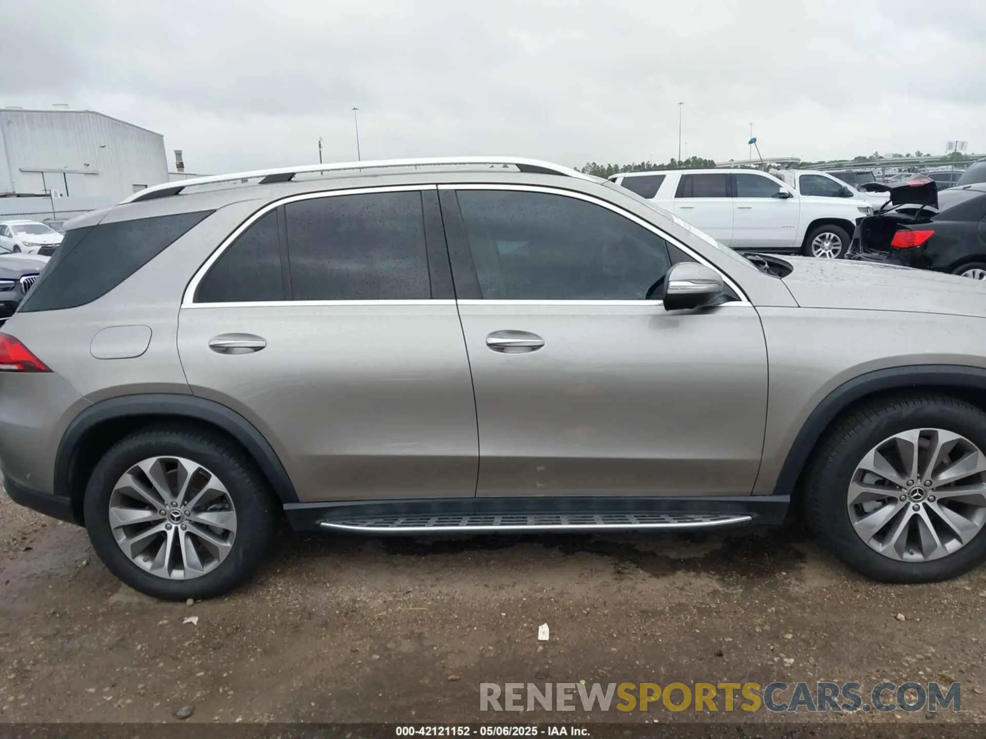 13 Photograph of a damaged car 4JGFB4KB2LA033392 MERCEDES-BENZ GLE 350 2020