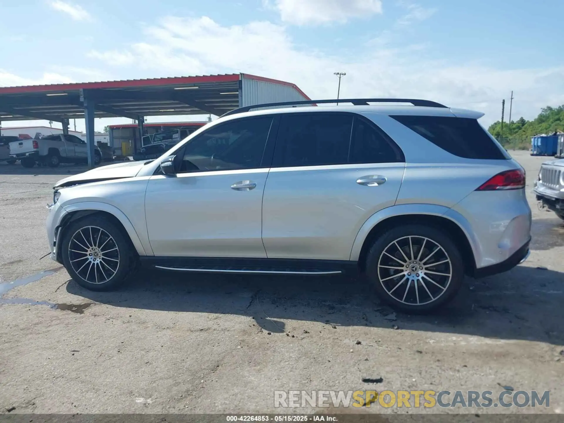 14 Photograph of a damaged car 4JGFB4KB3LA060178 MERCEDES-BENZ GLE 350 2020