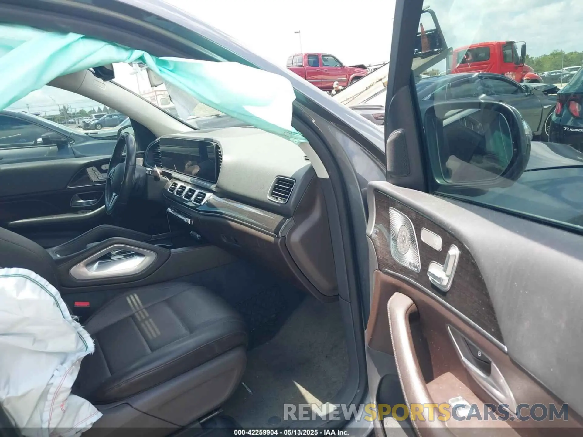 5 Photograph of a damaged car 4JGFB4KB4LA013712 MERCEDES-BENZ GLE 350 2020