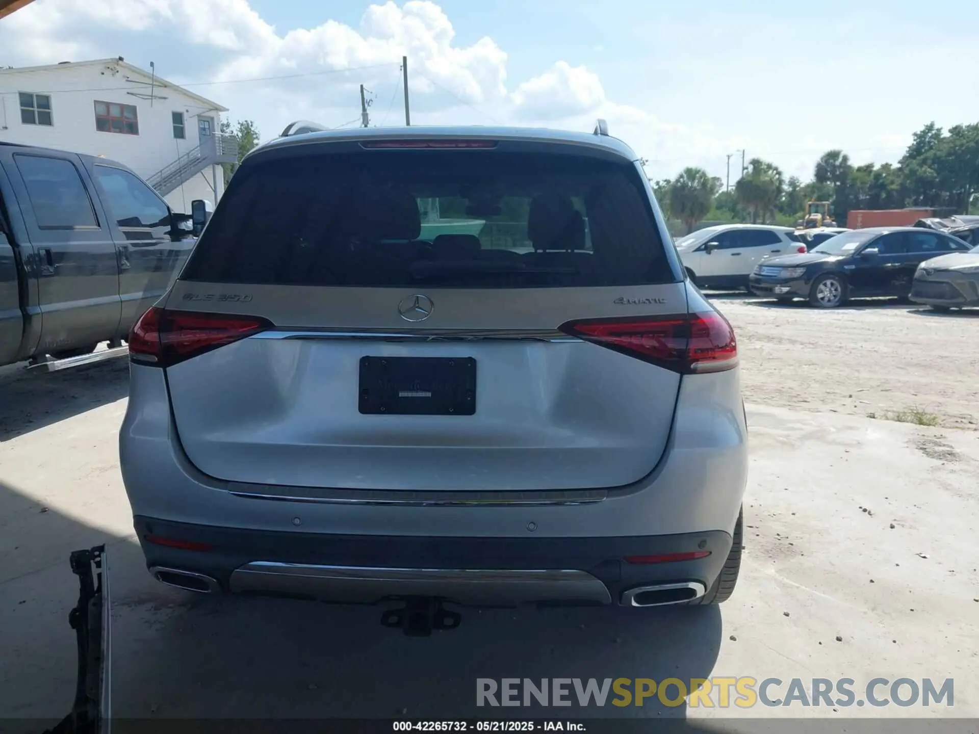 17 Photograph of a damaged car 4JGFB4KB4LA101207 MERCEDES-BENZ GLE 350 2020