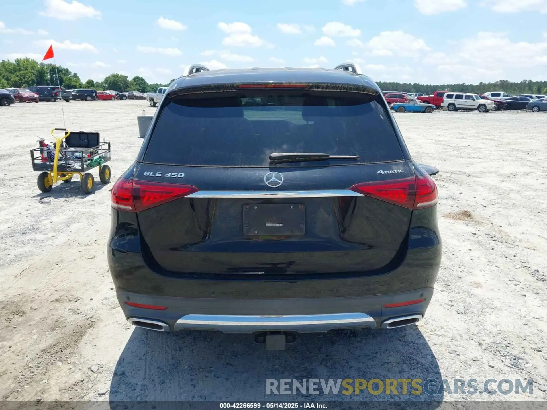 17 Photograph of a damaged car 4JGFB4KB5LA051787 MERCEDES-BENZ GLE 350 2020