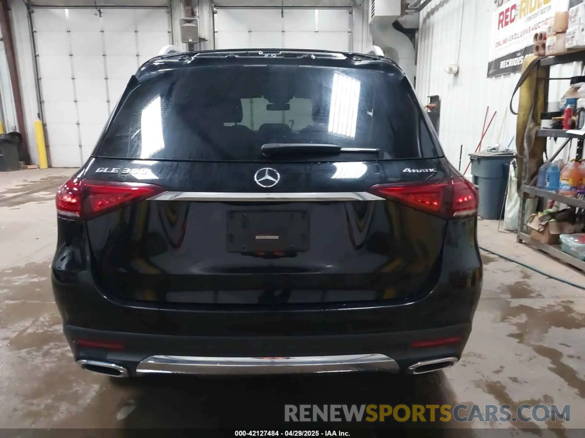 16 Photograph of a damaged car 4JGFB4KB6LA045352 MERCEDES-BENZ GLE 350 2020