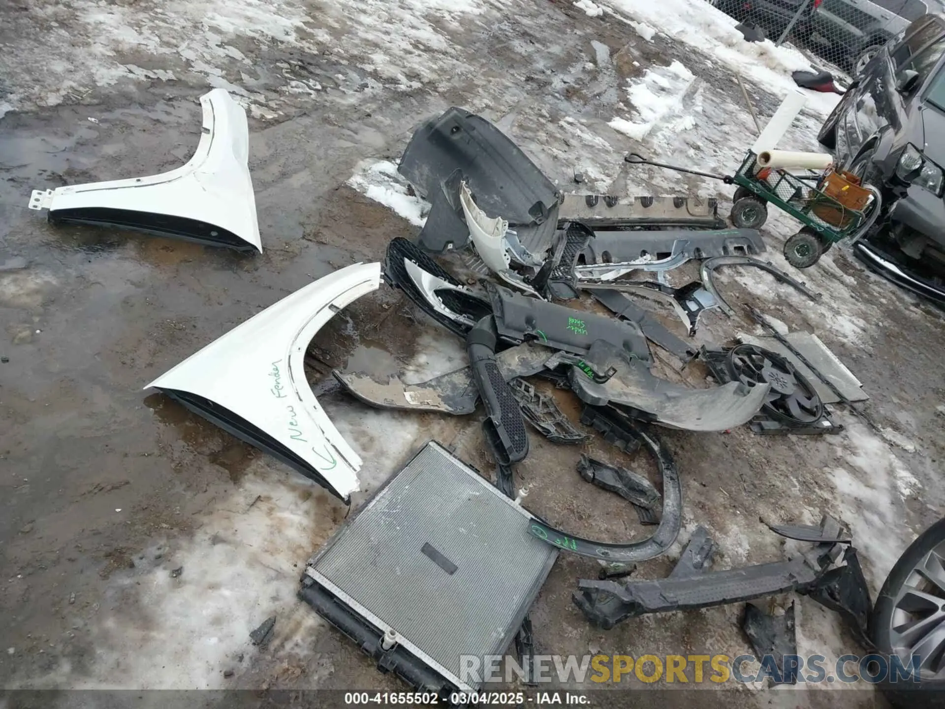 12 Photograph of a damaged car 4JGFB4KB6LA214799 MERCEDES-BENZ GLE 350 2020